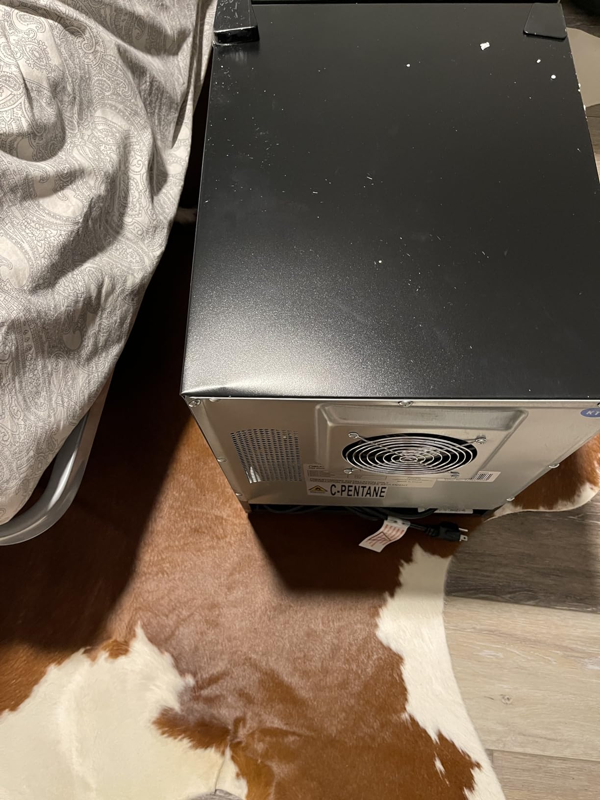 NewAir 250 Count Electric Cigar Humidor Box | Cigar Cooler Cabinet with Opti-Temp Heating & Cooling customer photo 2