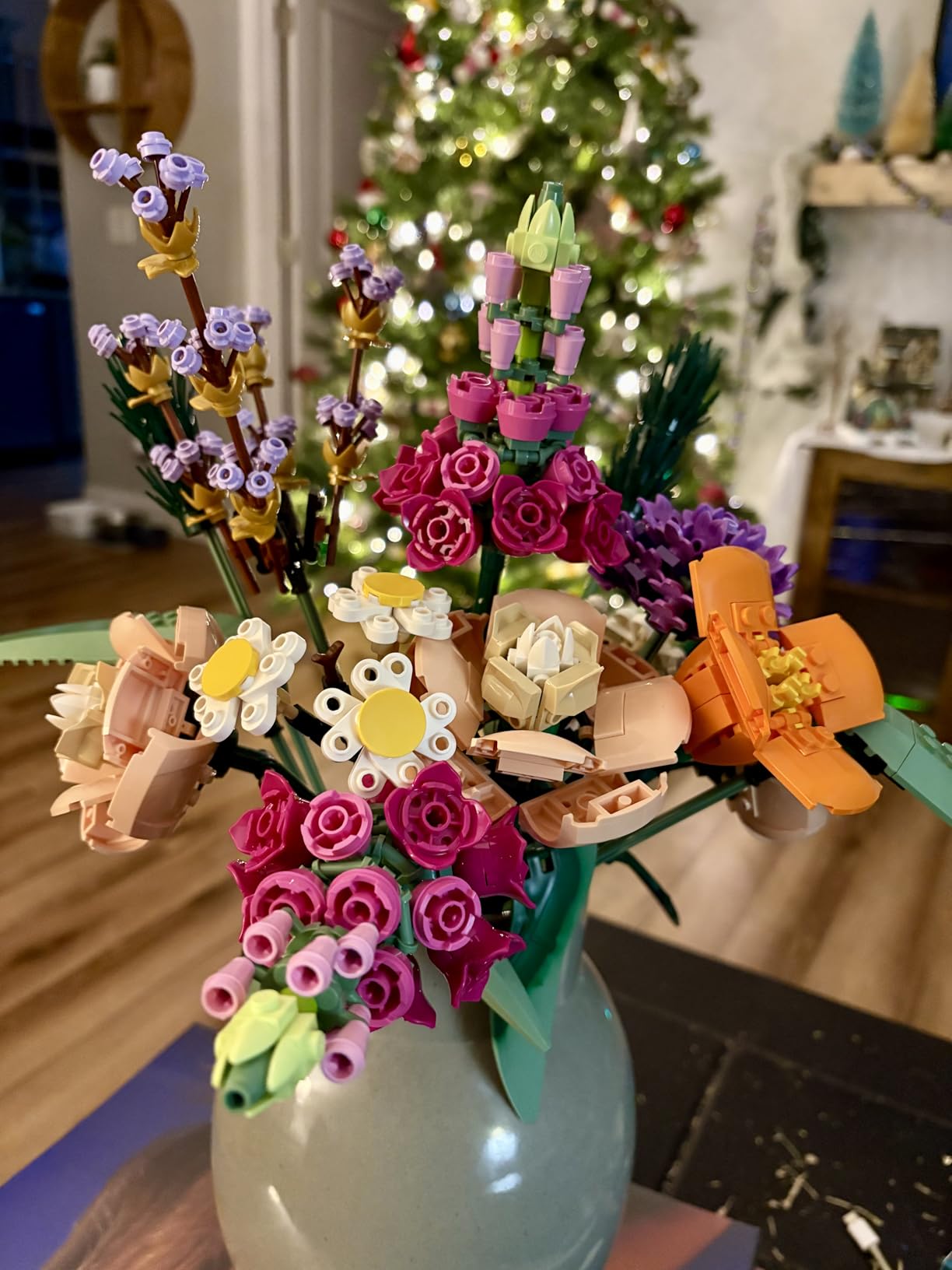 LEGO Botanicals Flower Bouquet Building Set - Artificial Flowers for Decoration for Home and Display, Ages 18+ - Small Fake Flowers for Table, Desk, Office - Gift for Birthdays - 10280 customer photo 2