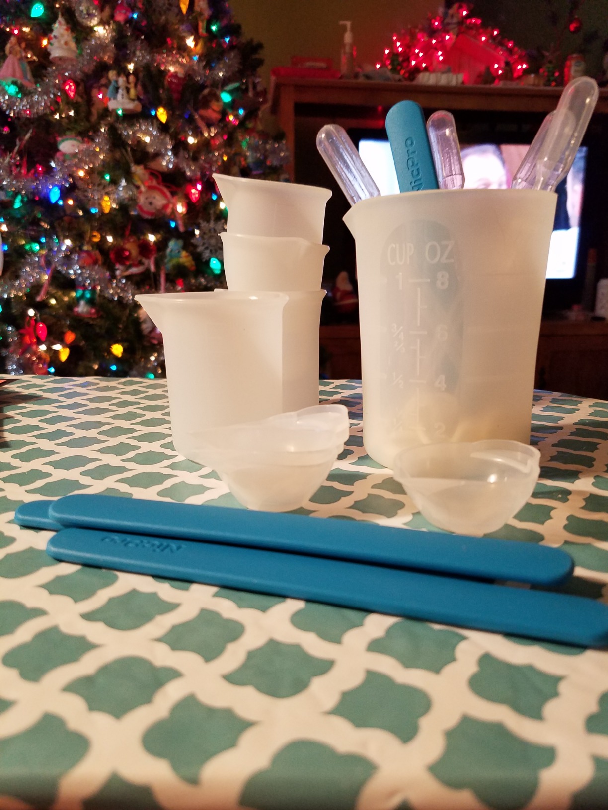 Silicone Resin Measuring Cups Tool Kit - Nicpro 250 & 100 ml Measure Cups, Silicone Popsicle Stir Sticks, Pipettes, Finger Cots for Epoxy Resin Mixing, Molds, Jewelry Making, Waxing, Easy Clean customer photo 2