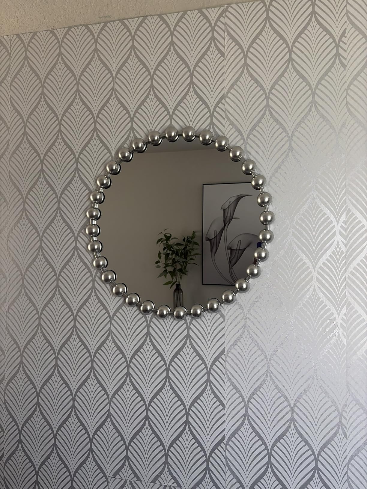 Madison Park Round Mirror, Metal Frame Circle Mirror 27 inch, Wall Art Decor Mounted Hanging for Entryway, Bathroom, hallway, Living Room, Vanity, Marlowe, Gold customer photo 1