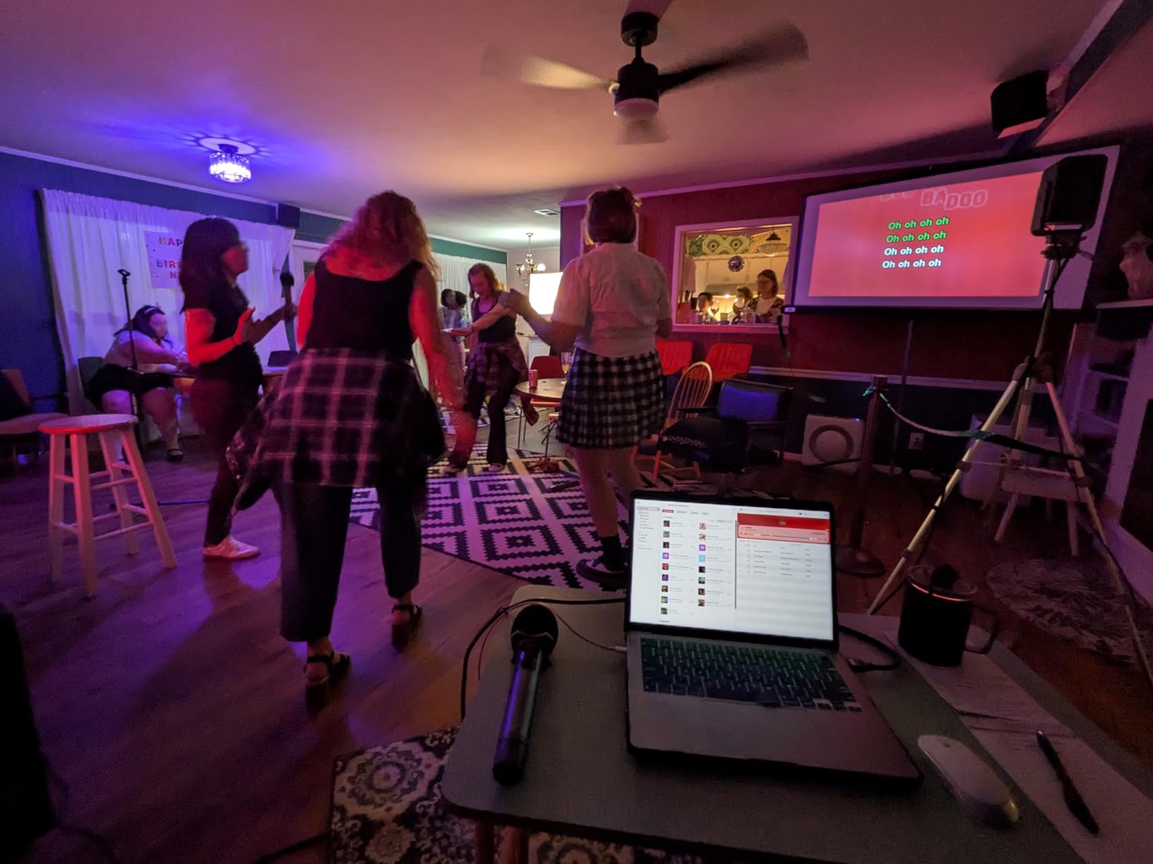 Phenyx Pro Wireless Microphone System, Metal Wireless Mic Set, Handheld Cordless Dynamic Microphones for Singing, Karaoke, Church, 2x30 UHF Tunable Frequencies,200 ft Range (PTU-52-2H) customer photo 1