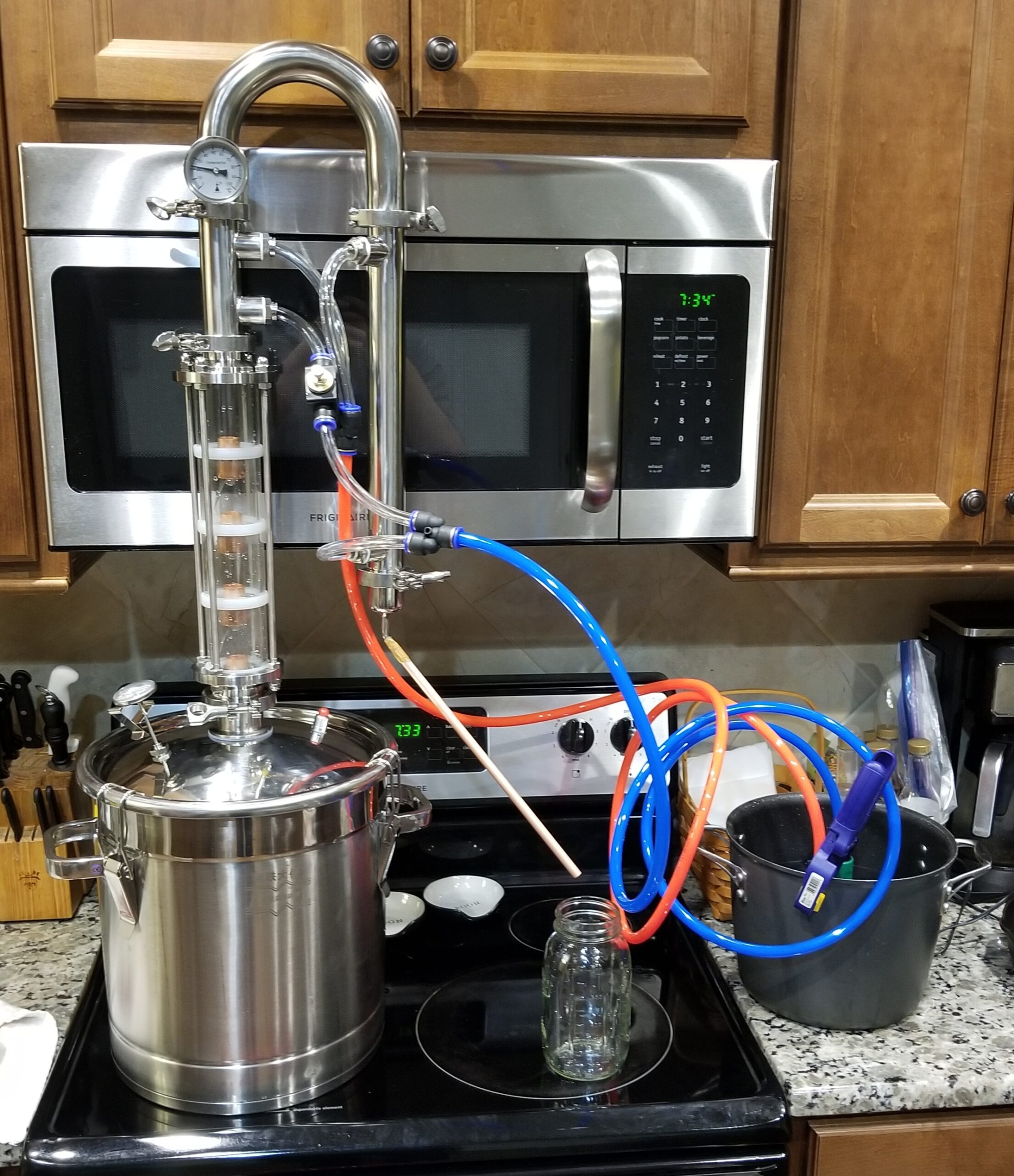 YUEWO 5.8Gal/22Litres 304 Stainless Steel Alcohol Distiller Flute Reflux Column Still with Sight Glasses Home Brewing Wine Making Kit for DIY Whisky Brandy Gin Vodka Alcohol(Produce 92% ABV) customer photo 1