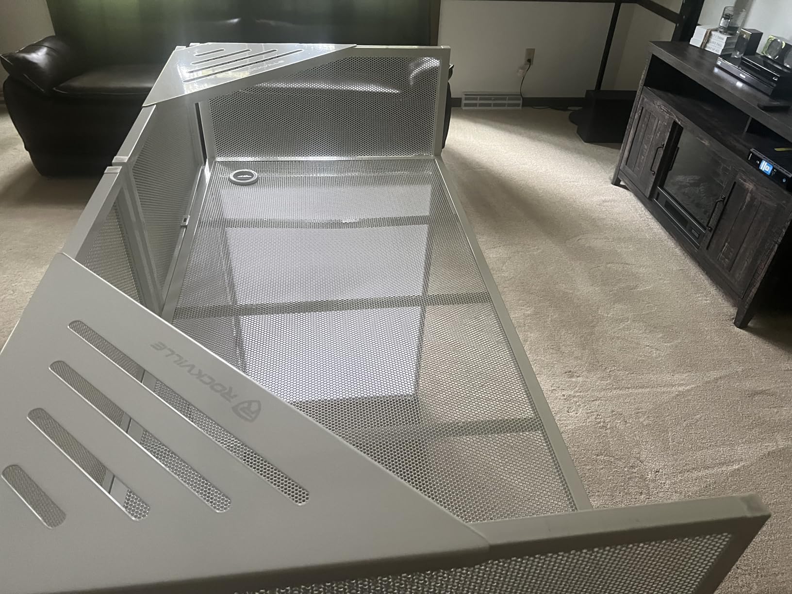 Rockville ROCKBOOTH XL DJ Event Booth Facade with 24x48in Table, Detachable Table, Black/White Scrims, Foldable Design, for Professional DJs and Event Hosts customer photo 2