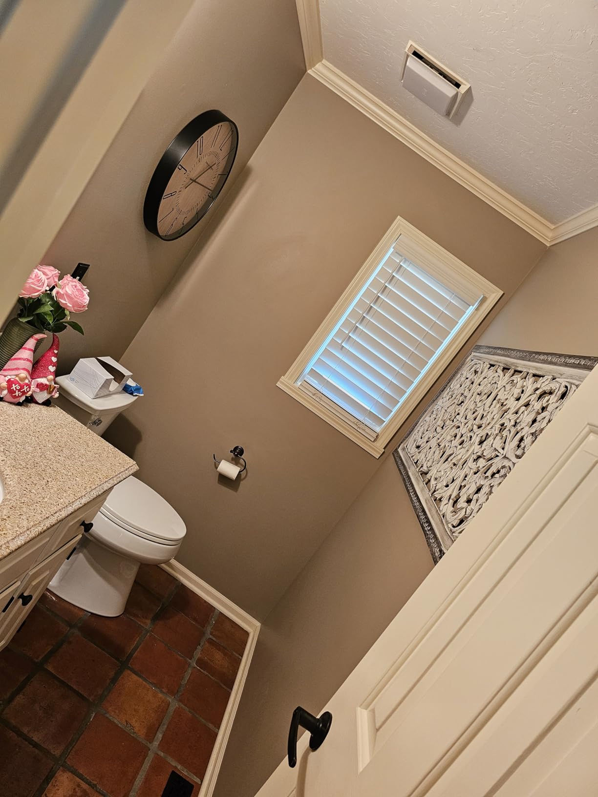 Deco 79 Wood Floral Handmade Home Wall Decor Intricately Carved Arabesque Wall Sculpture, set of 2 Wall Art 16