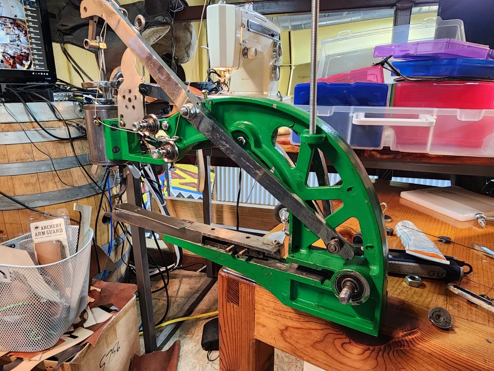 Hand Cobbler Shoe Repair Machine Dual Cotton Nylon Line Sewing Machine Manual Leather Machine Shoe Sewing Machine for Shoes/Upsolery/DIY Items customer photo 2