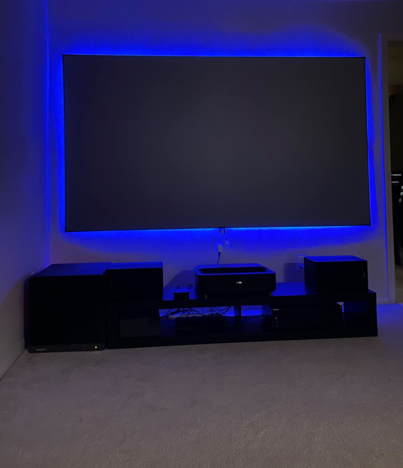 Elite Screens Aeon CLR3 103