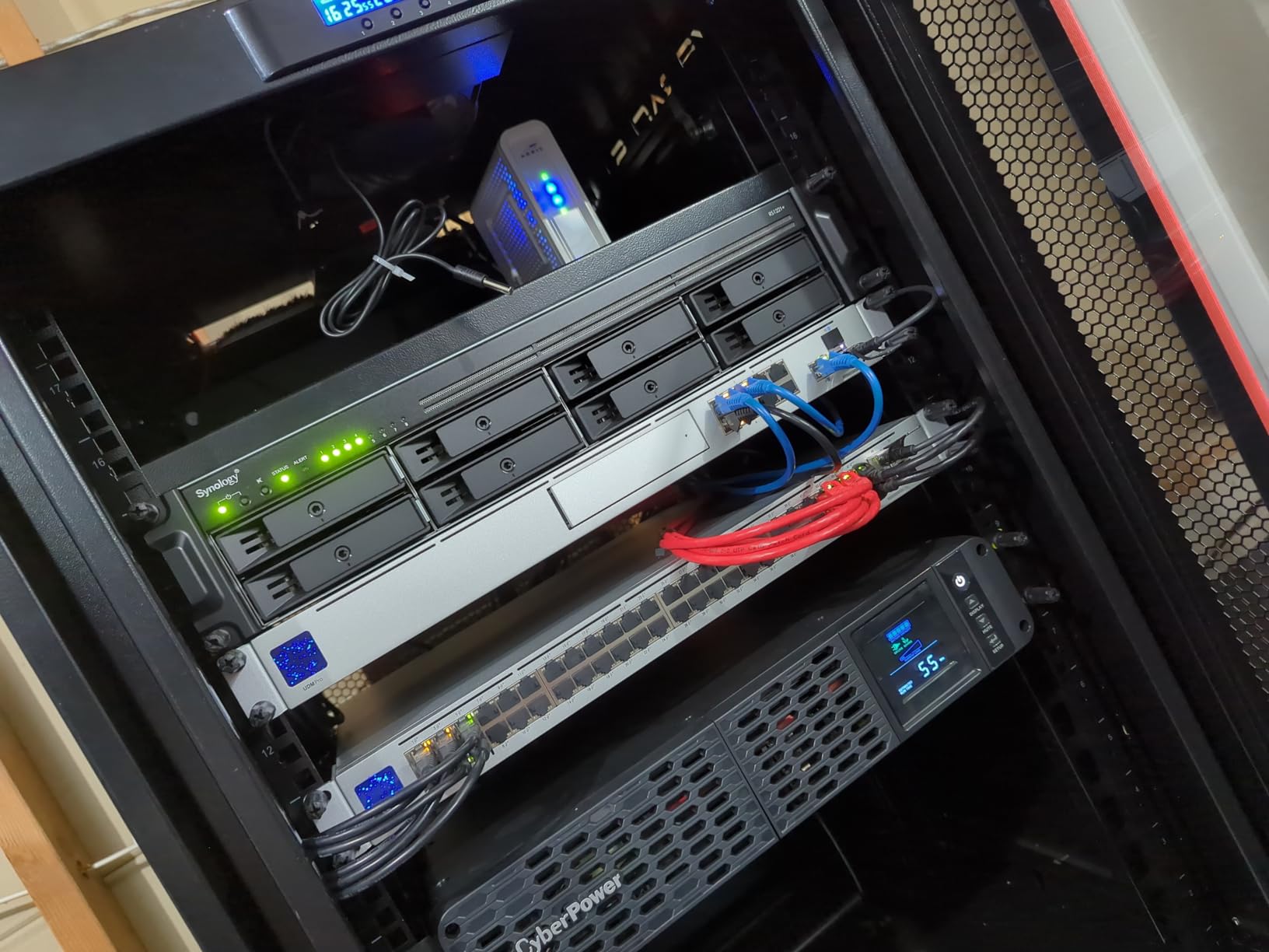 Synology 8 Bay RackStation RS1221+ (Diskless) customer photo 2