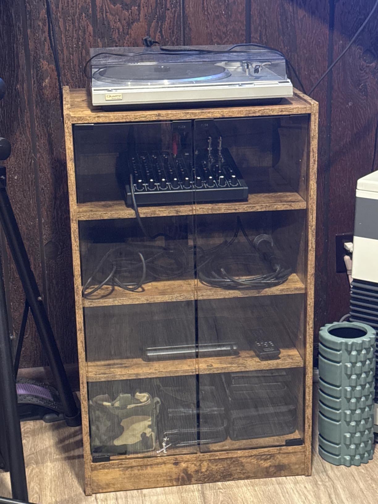 HOMCOM Media Cabinet, 4-Tier Stereo Cabinet for Vinyl Record Player, Gaming Console, AV Record Player Stand with Adjustable Shelves, Push-to-Open Glass Doors and Cable Management, Distressed Black customer photo 1