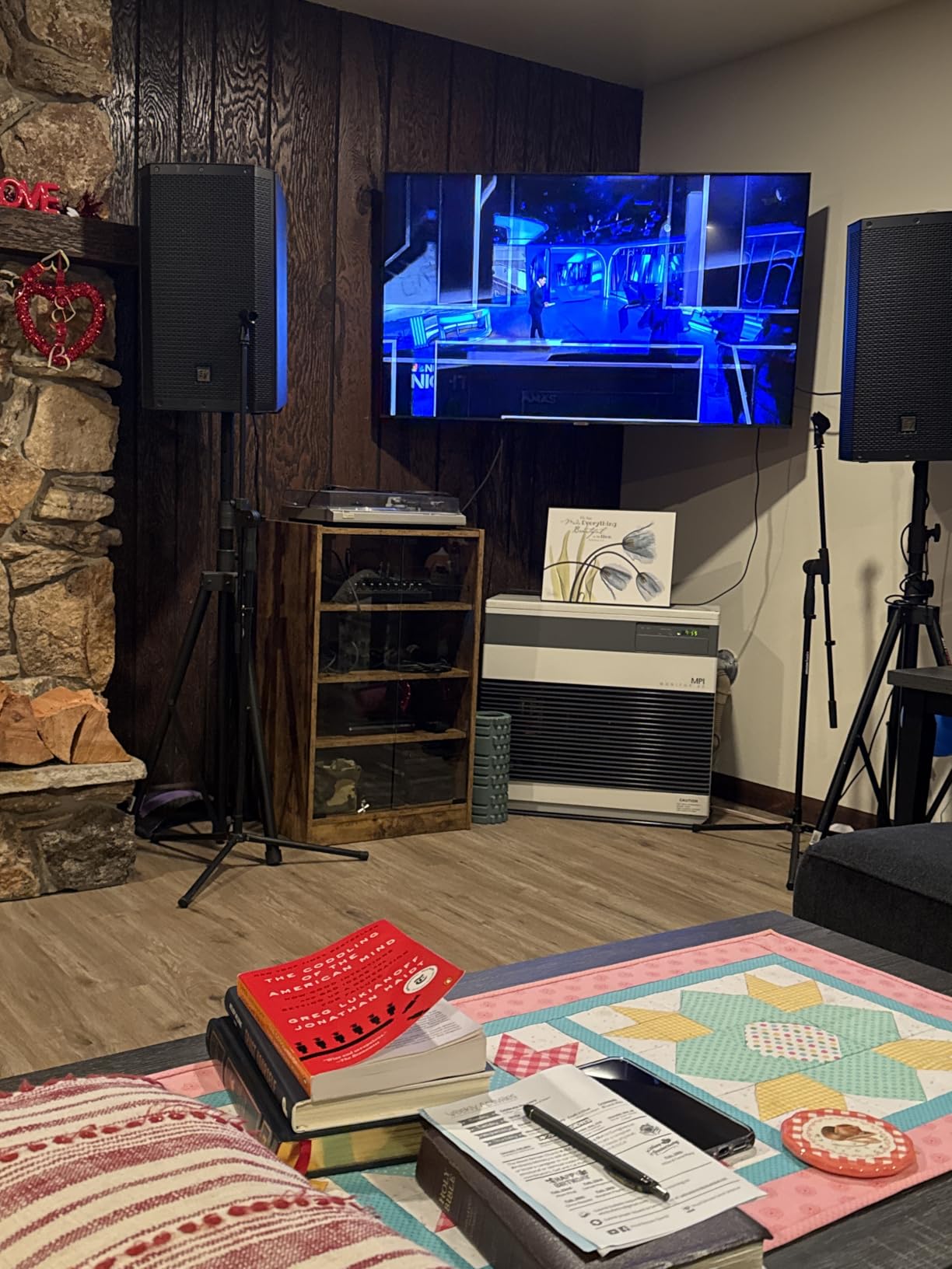 HOMCOM Media Cabinet, 4-Tier Stereo Cabinet for Vinyl Record Player, Gaming Console, AV Record Player Stand with Adjustable Shelves, Push-to-Open Glass Doors and Cable Management, Distressed Black customer photo 2