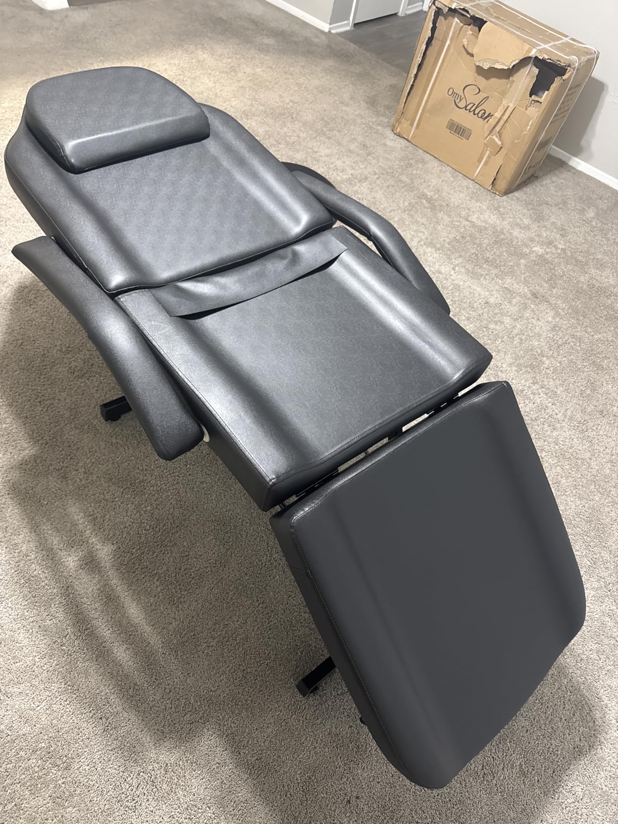 OmySalon Massage Salon Tattoo Chair Esthetician Bed with Hydraulic Stool, Multi-Purpose 3-Section Facial Bed Table, Adjustable Beauty Barber Spa Beauty Equipment, Black customer photo 2