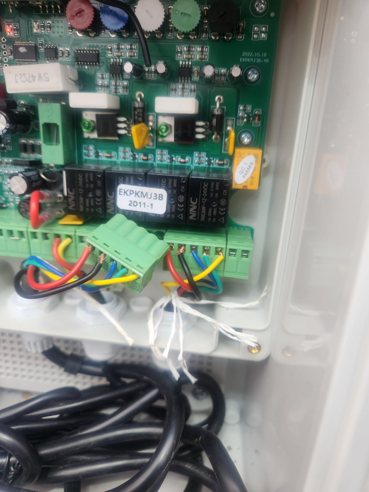 TOPENS PW302 Dual Swing Gate Opener Light Duty Automatic Gate Motor for Double Swing Gates Up to 12ft per Arm, Electric Driveway Gate Operator AC Powered with Remote Control Kit Solar Compatible customer photo 1