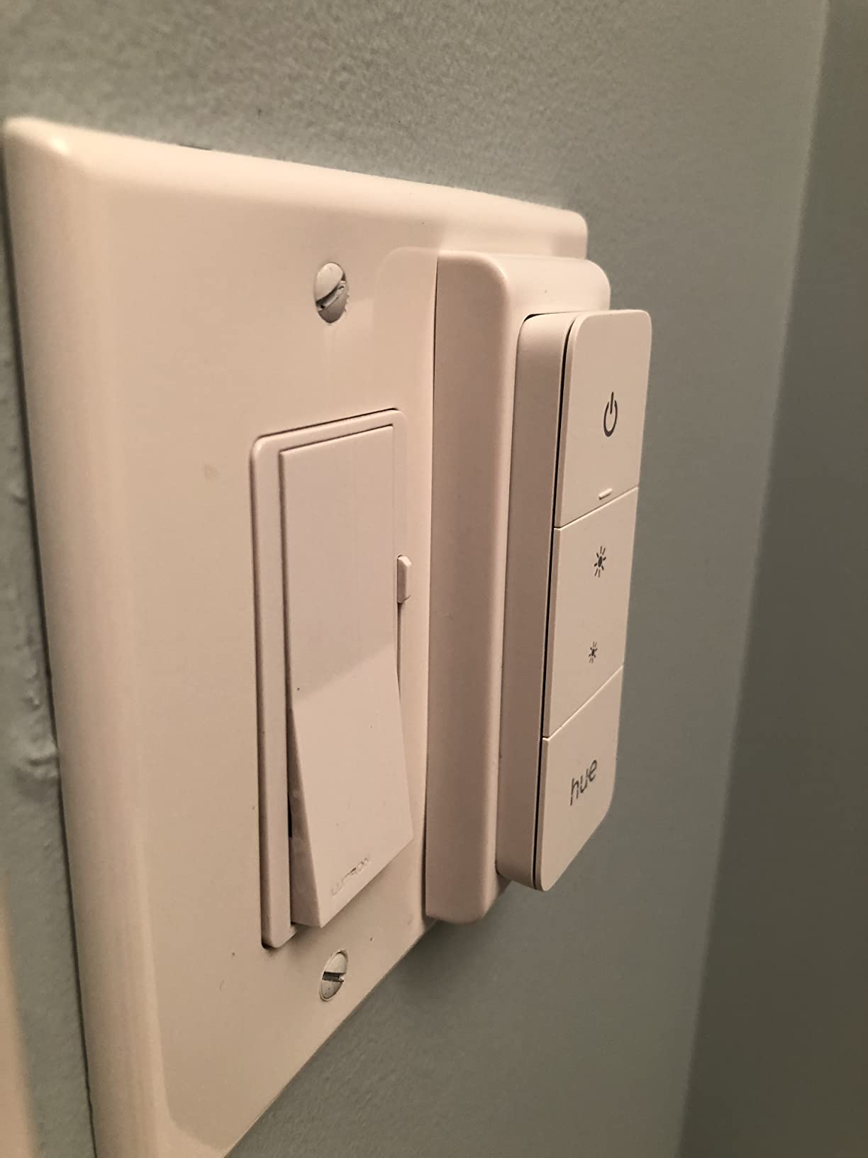 Philips Hue Smart Dimmer Switch with Remote, White, 1 Pack, Turns Hue Lights On, Off, Dims or Brightens, Smart Home Control, Requires Bridge, Easy, No-Wire Installation customer photo 2