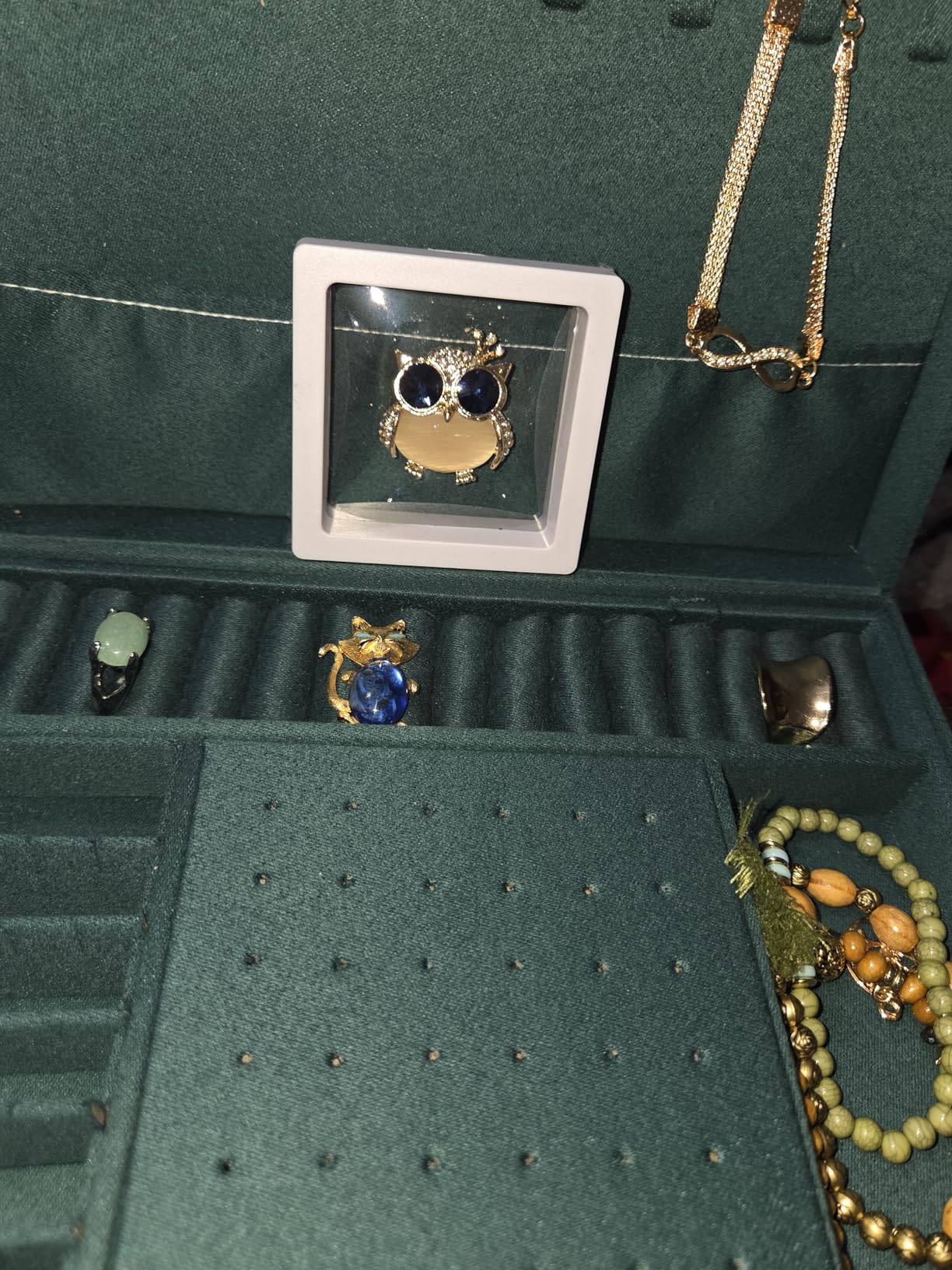 ProttyLife Jewelry Organizer Box for Women Girls, Jewelry Box 3-Tier Jewelry Display Case and Organizer, Lockable Jewelry Display Case Anti Tarnish, Varying Compartments for Necklaces, Bracelets, Rings customer photo 1