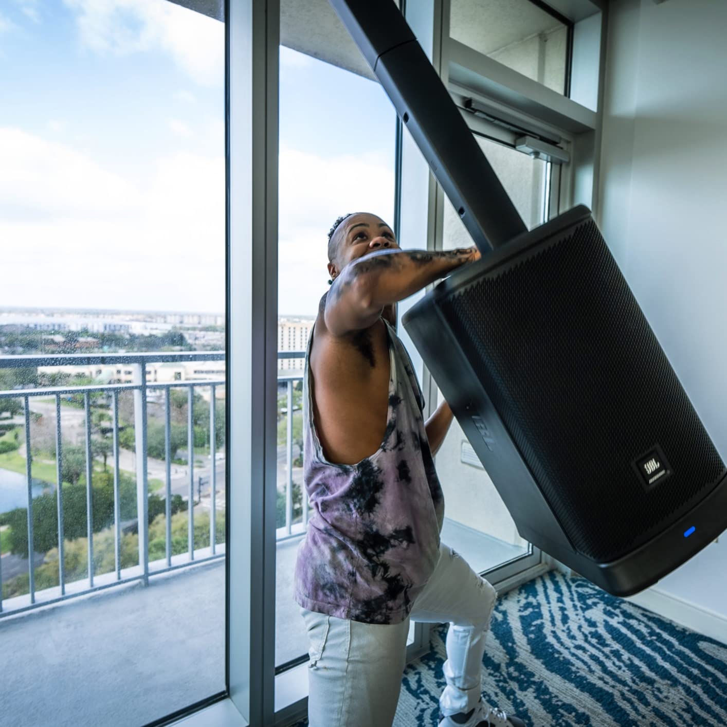 JBL Professional EON ONE Mk2 Active Battery-Powered Column Line Array Speaker System, 1500W Peak Power, 10