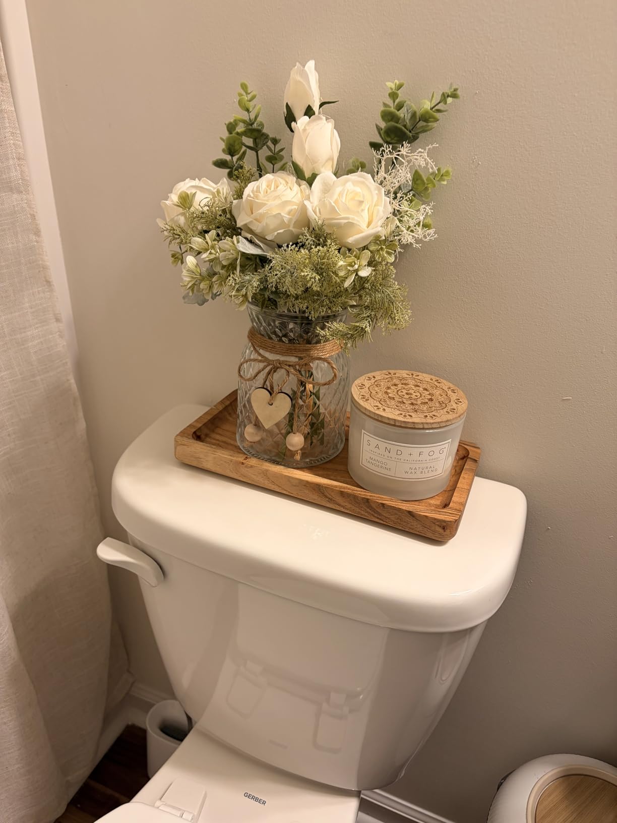 YJ Fake Flowers with Vase, Silk Roses Artificial Flowers in Vase, Faux Flower Plant Arrangement Suitable for Home Office Decoration, Dining Table Centerpiece(White) customer photo 2