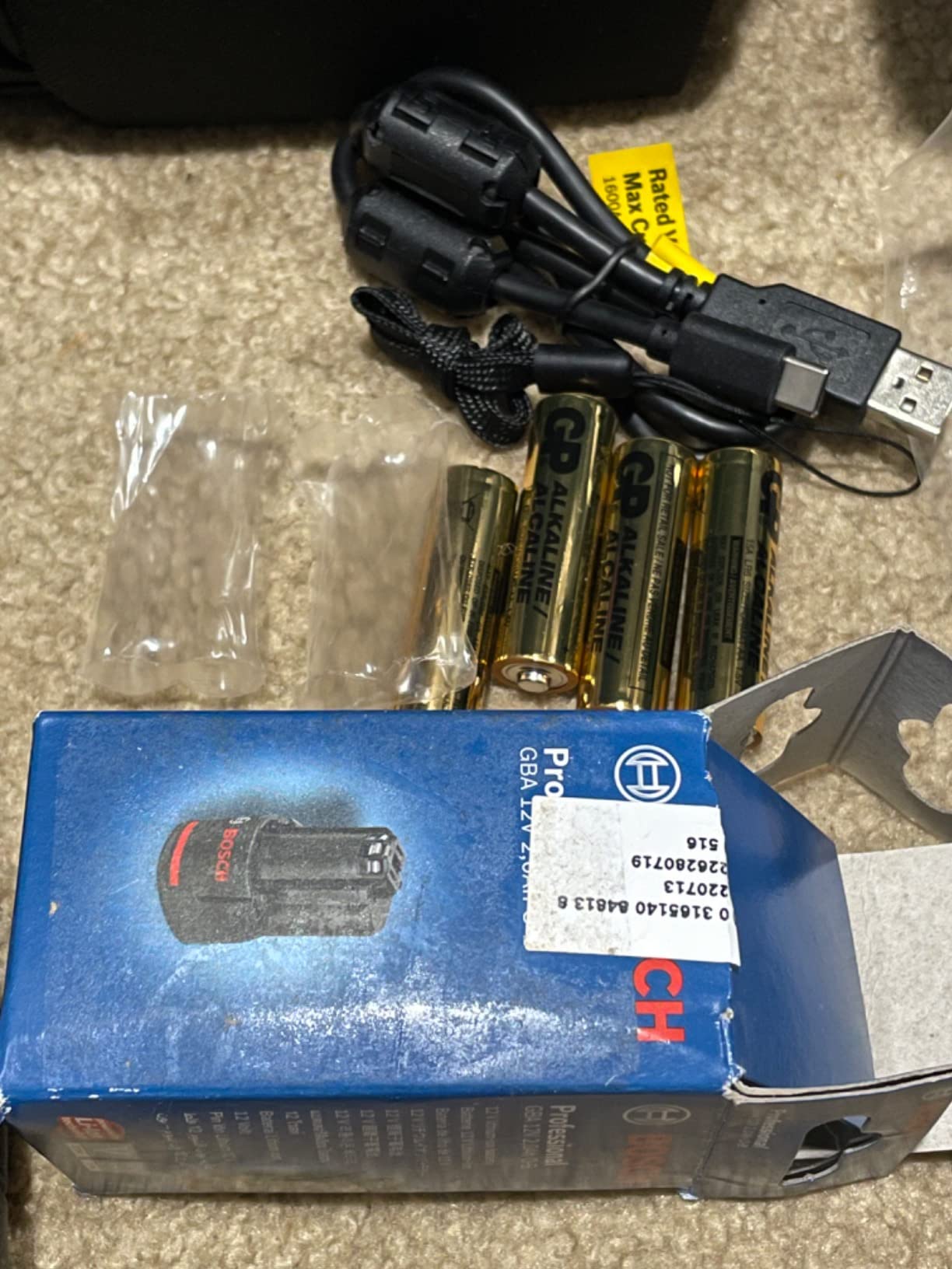 BOSCH D-TECT200C 12V Max Wall and Floor Scanner, Includes 2.0 Ah 12V Max Lithium-Ion Battery & Charger customer photo 2