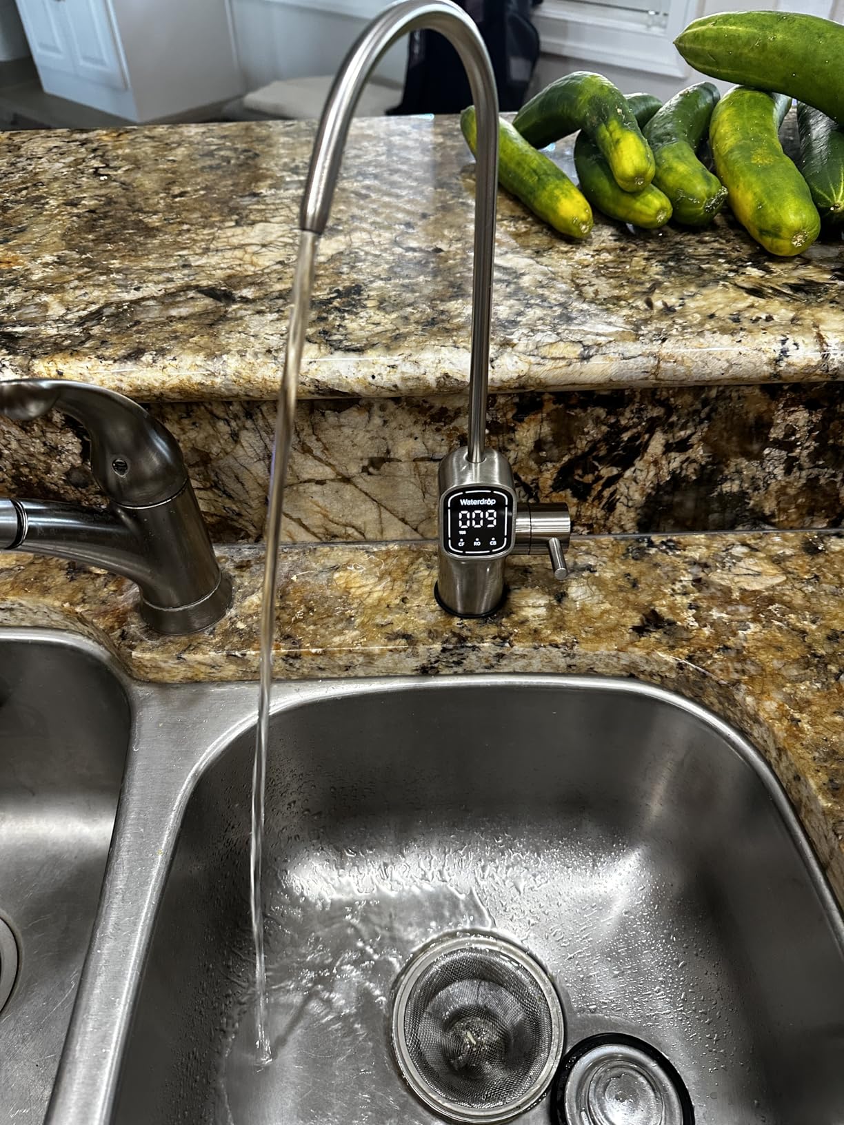 Waterdrop G3P800 Reverse Osmosis System, 800 GPD Fast Flow, NSF/ANSI 42 & 53 & 58 & 372 Certified, 3:1 Pure to Drain, Tankless Under Sink RO Water Filter System, LED Purifier, Smart Faucet customer photo 1