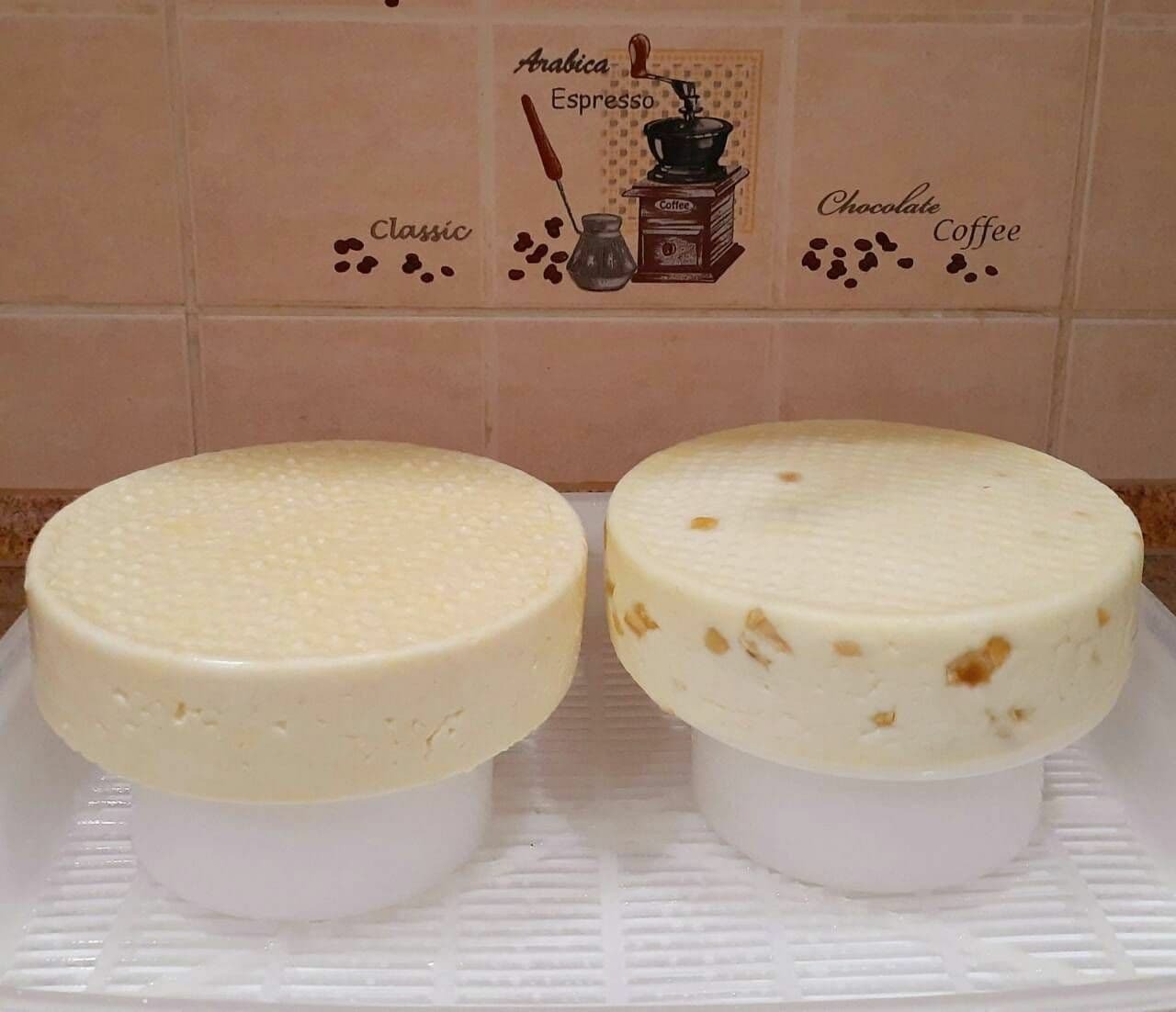 Dutch Wooden Cheese Press - Cheese Making Kit (Wooden Cheese Press with Lever and 2 Cheese Molds 1.2L)-Cheese Press for Home Cheese Making pressure up to 200 lbs customer photo 2