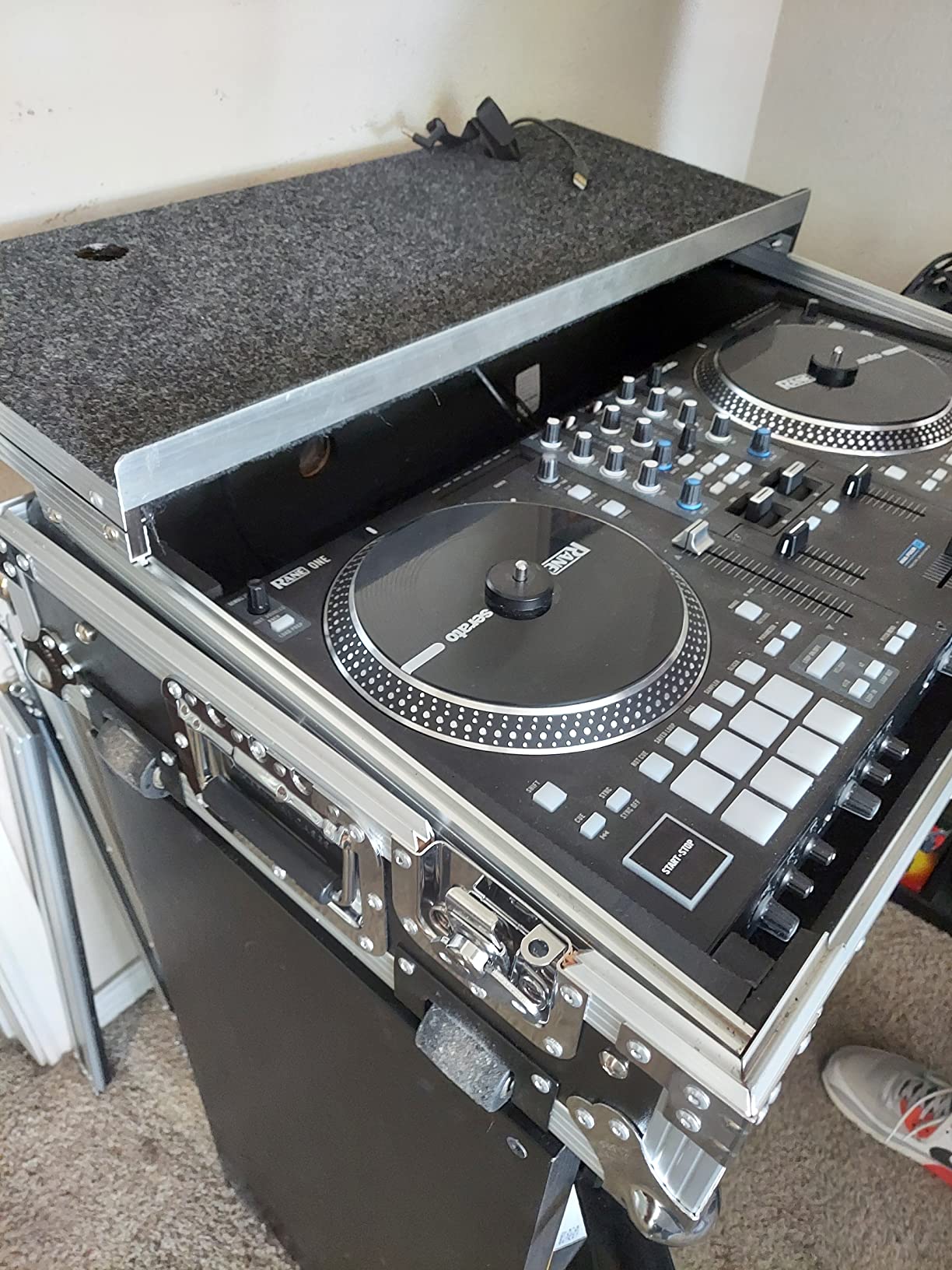 Harmony Audio Cases HCRNONEWLT Compatible With Rane One DJ Controller Flight DJ Road Custom Case With Laptop Tray customer photo 2