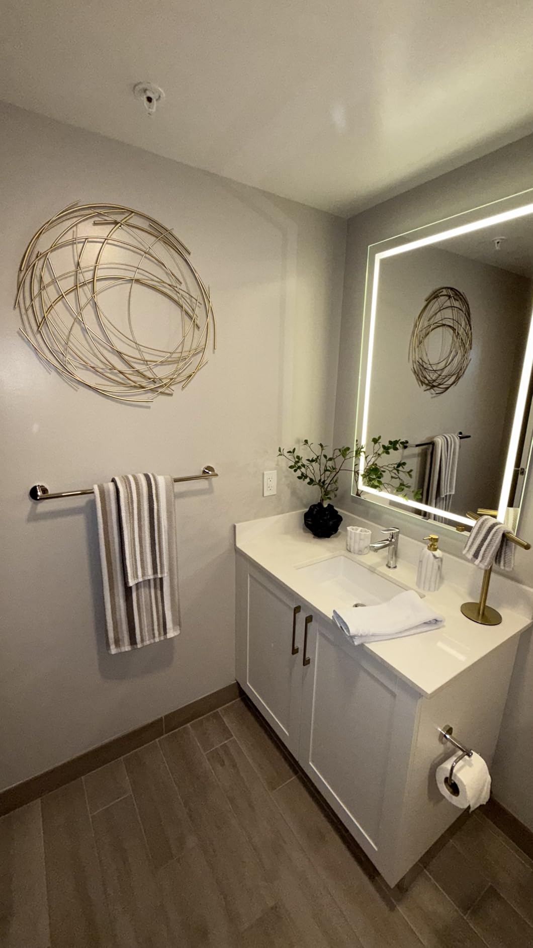 LuxenHome Silver Abstract Metal Wall Decor, Modern Iron Sticks Round Wall Art, Large Contemporary Bling Wall Sculptures customer photo 1