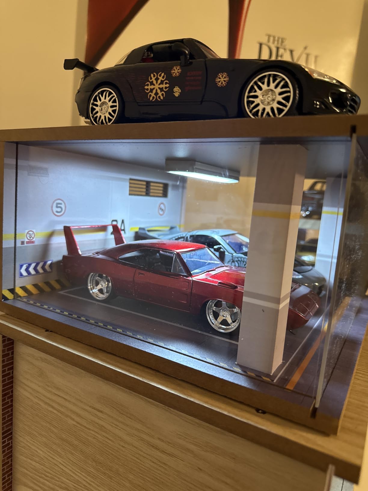 Display Case for Diecast Cars with Clear Acrylic and LED Lighting 1:24 Scale (2 Parking Gray) customer photo 2