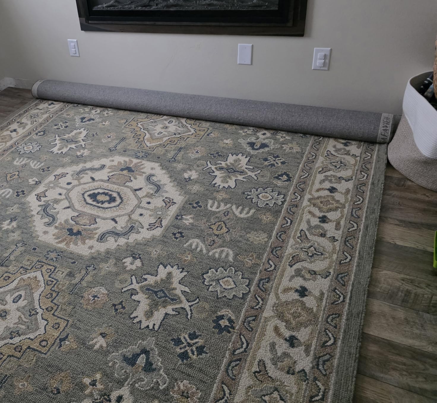 Aspen Collection Area Rug - 6' x 9', Moss & Ivory, Handmade Traditional Wool, Ideal for High Traffic Areas in Living Room, Bedroom (APN601W) customer photo 1