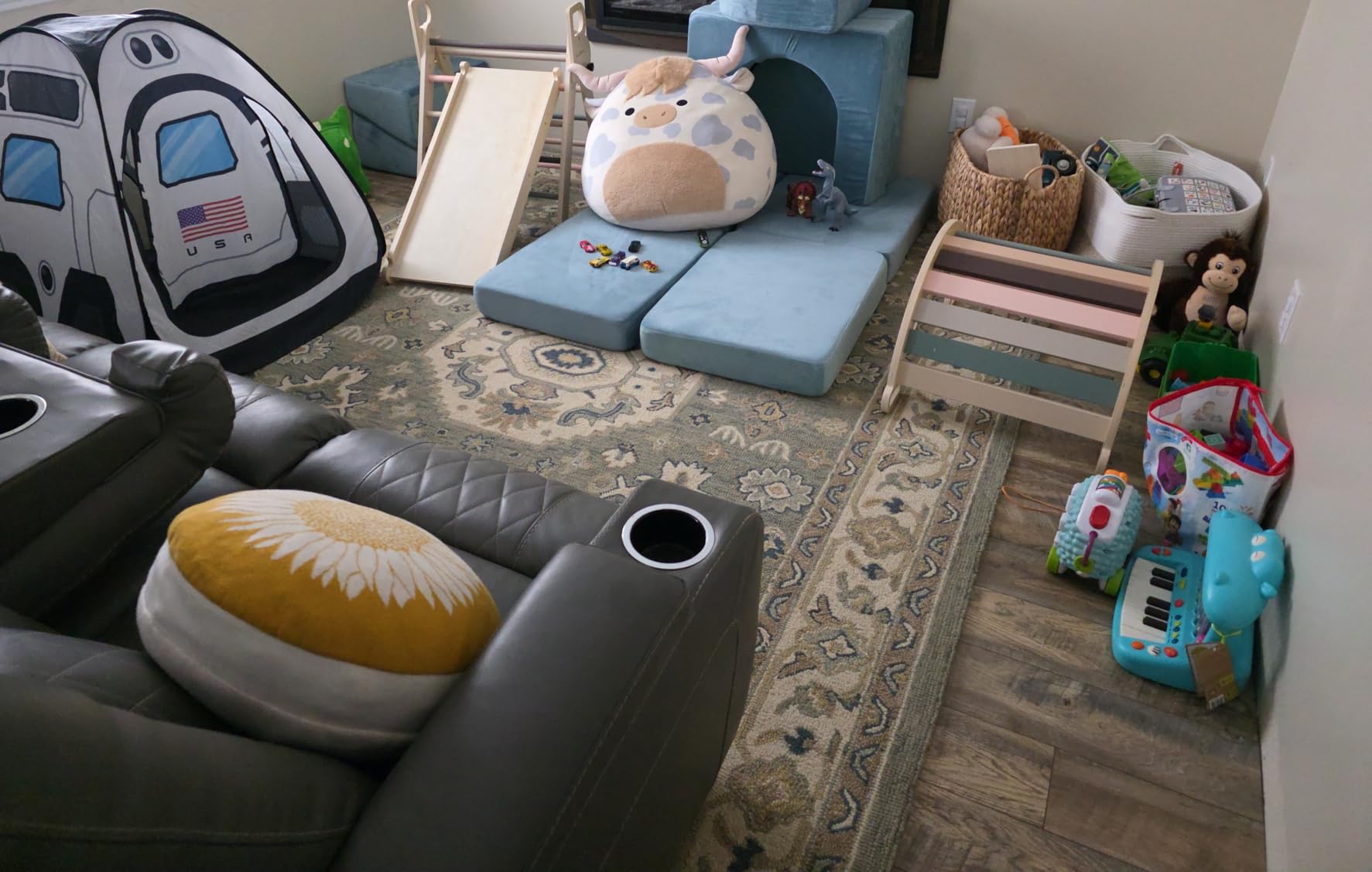 Aspen Collection Area Rug - 6' x 9', Moss & Ivory, Handmade Traditional Wool, Ideal for High Traffic Areas in Living Room, Bedroom (APN601W) customer photo 2