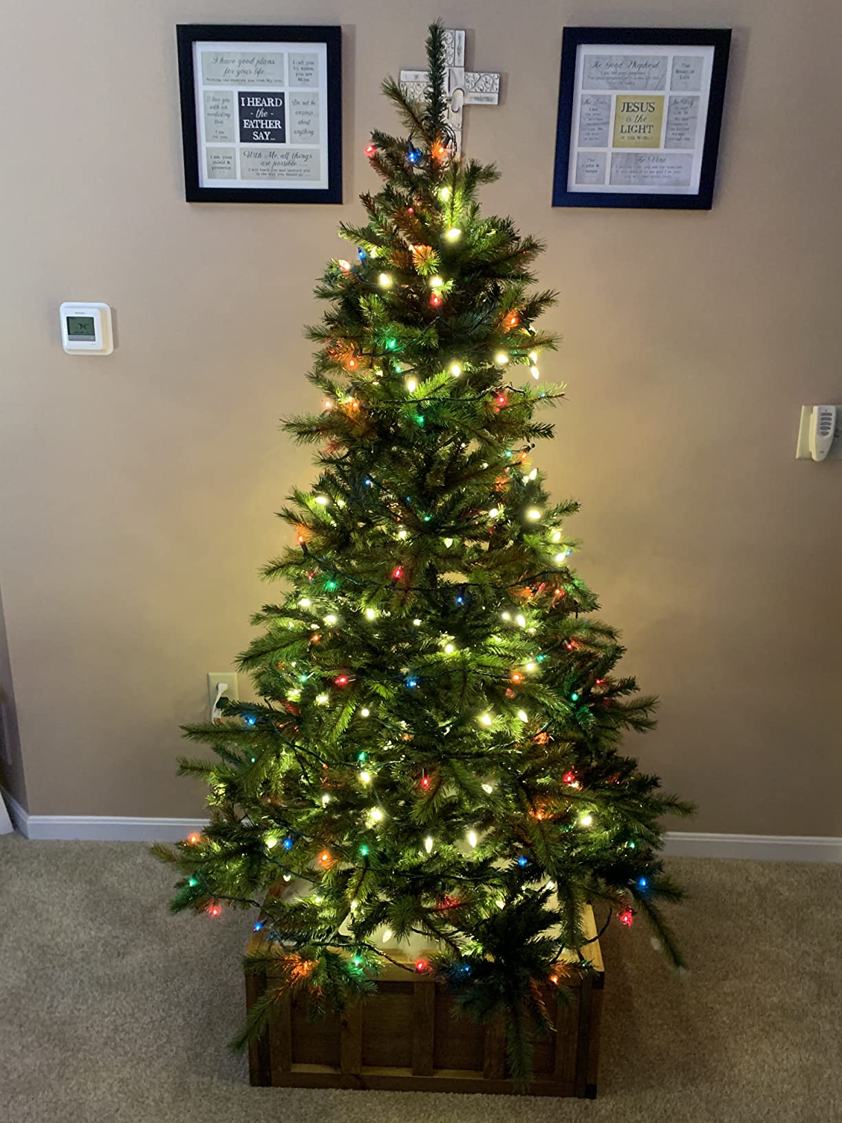 Norwegian Grand Fir - Traditional Slim Artificial Christmas Tree with Classic Needle Foliage, LED Clear, 5' customer photo 1