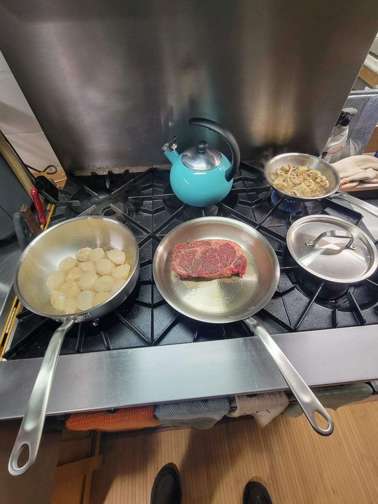 Made In Cookware 10 Piece Stainless Steel Pot and Pan Set - 5 Ply Clad - Includes Stainless Steel Frying Pans, Saucepans, Saucier and Stock Pot W/Lid - Professional Cookware - Crafted in Italy customer photo 2