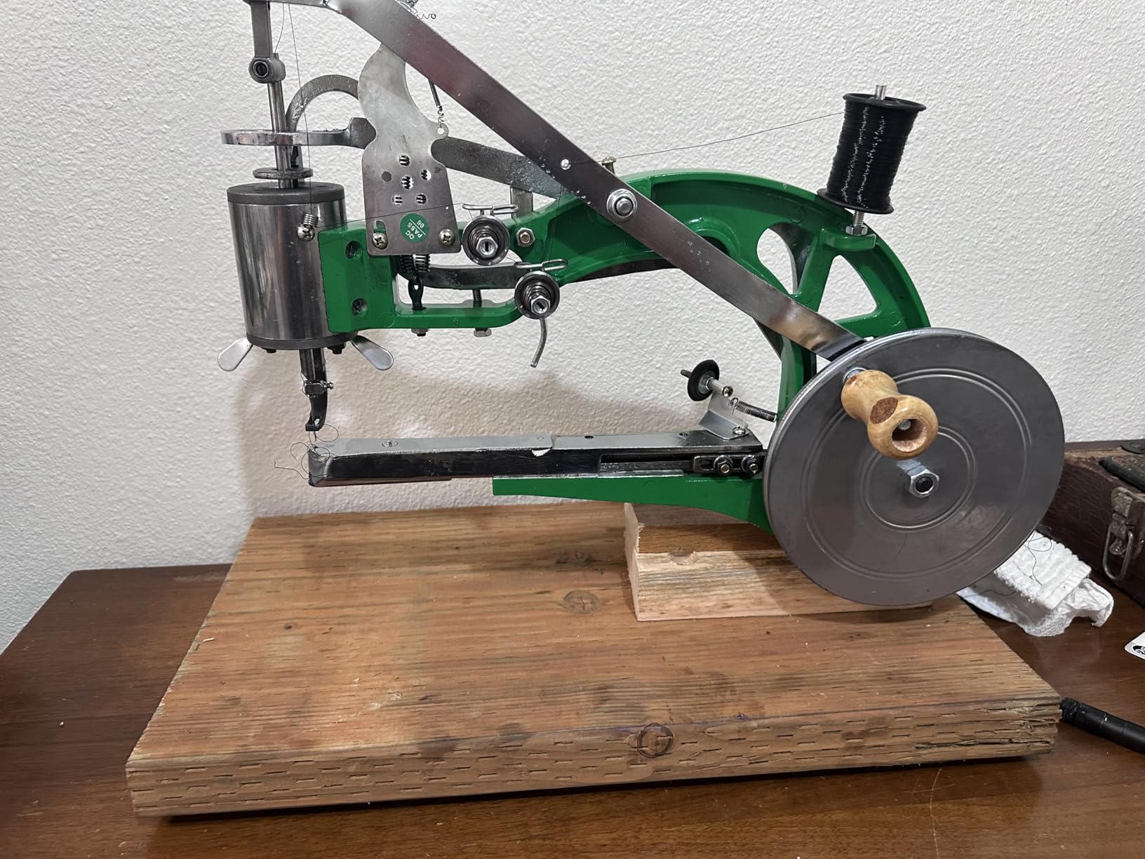 Leather Cobbler Machine Cobbler Sewing Machine, Shoe Repair Machine with Manual Dual Cotton Nylon Line Sewing Machine for Upsolery, Clothes, Zippers and Tents customer photo 2