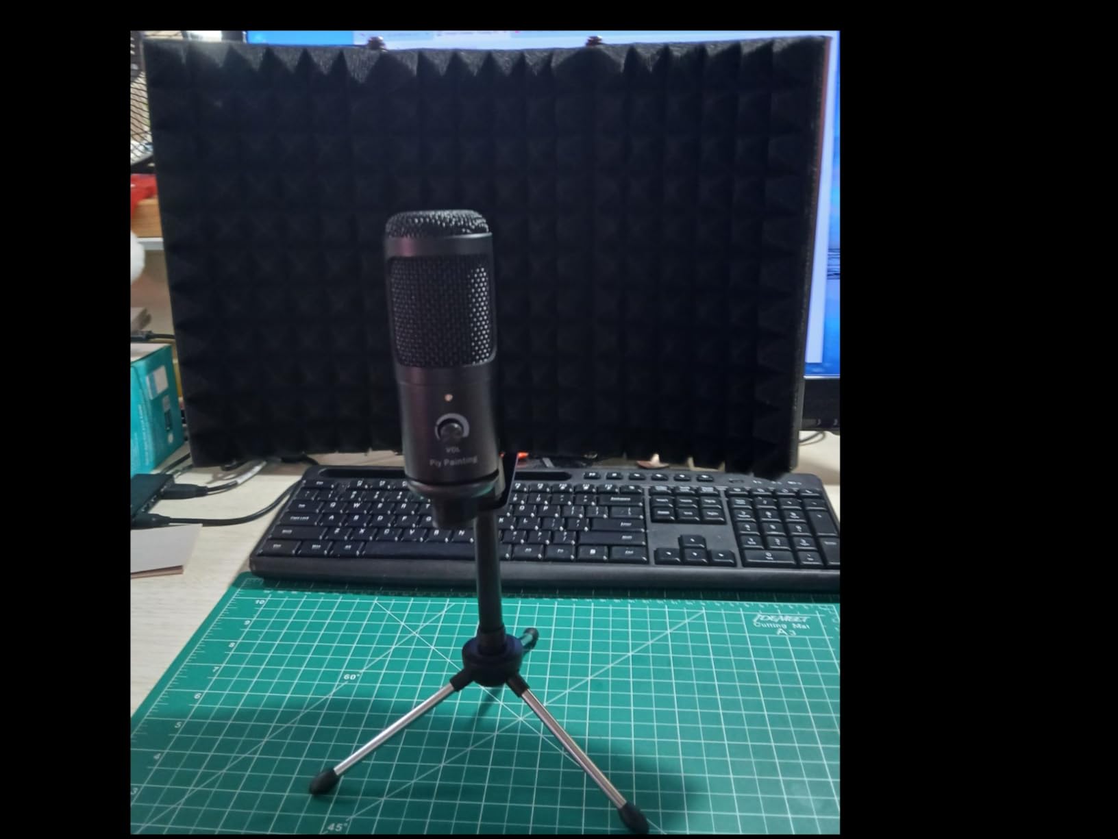 PyleUsa Microphone Isolation Shield- 3 Panel Noise Absorbing Record Booth Studio Acoustic Vocal Dampening Filter w/ 1.6