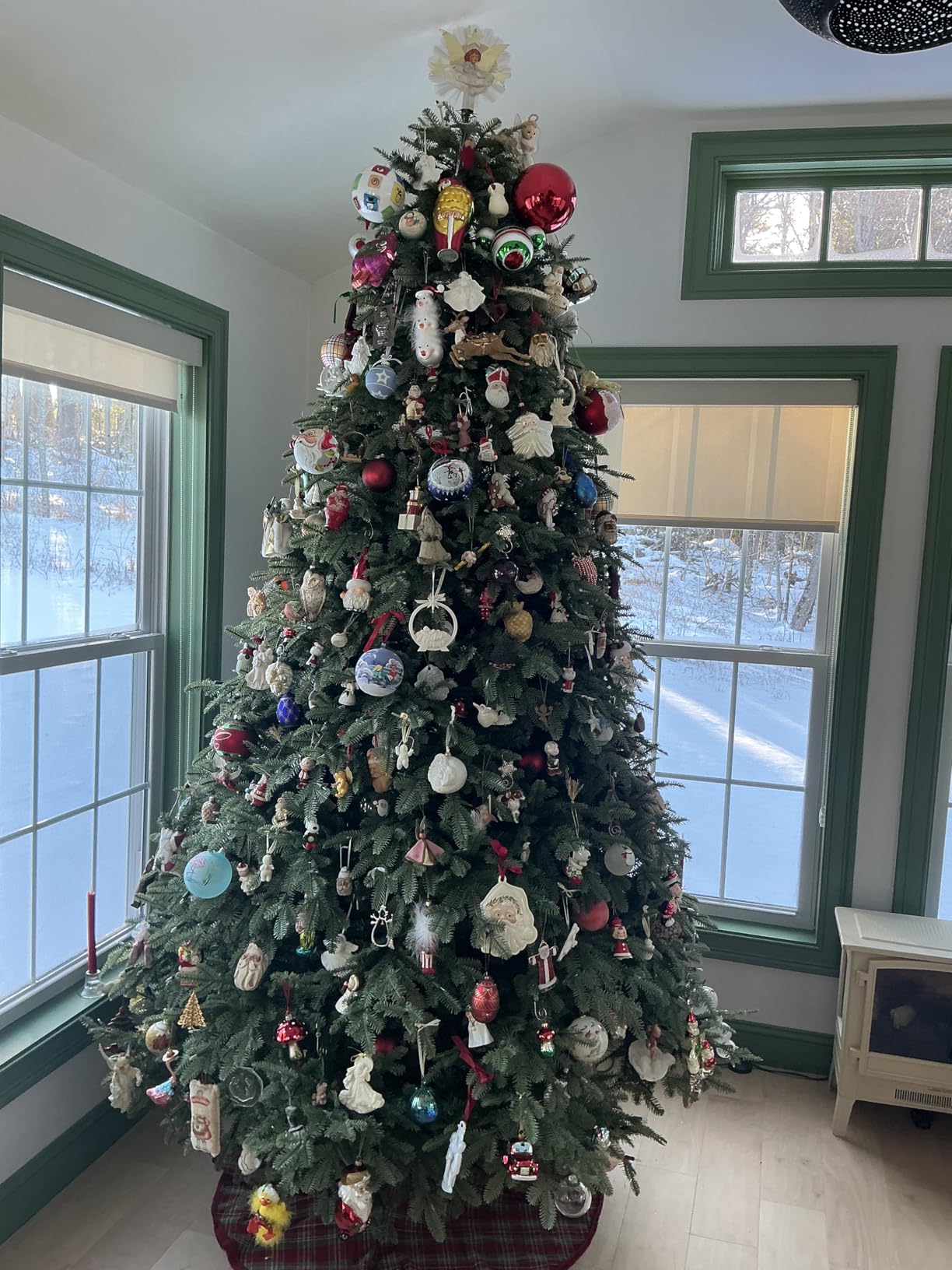 BH Balsam Fir Full Tree - Realistic Artificial Christmas Tree with Premium Stand & Easy Assembly for Indoor Holiday Decorating, LED Clear, 7.5ft customer photo 1