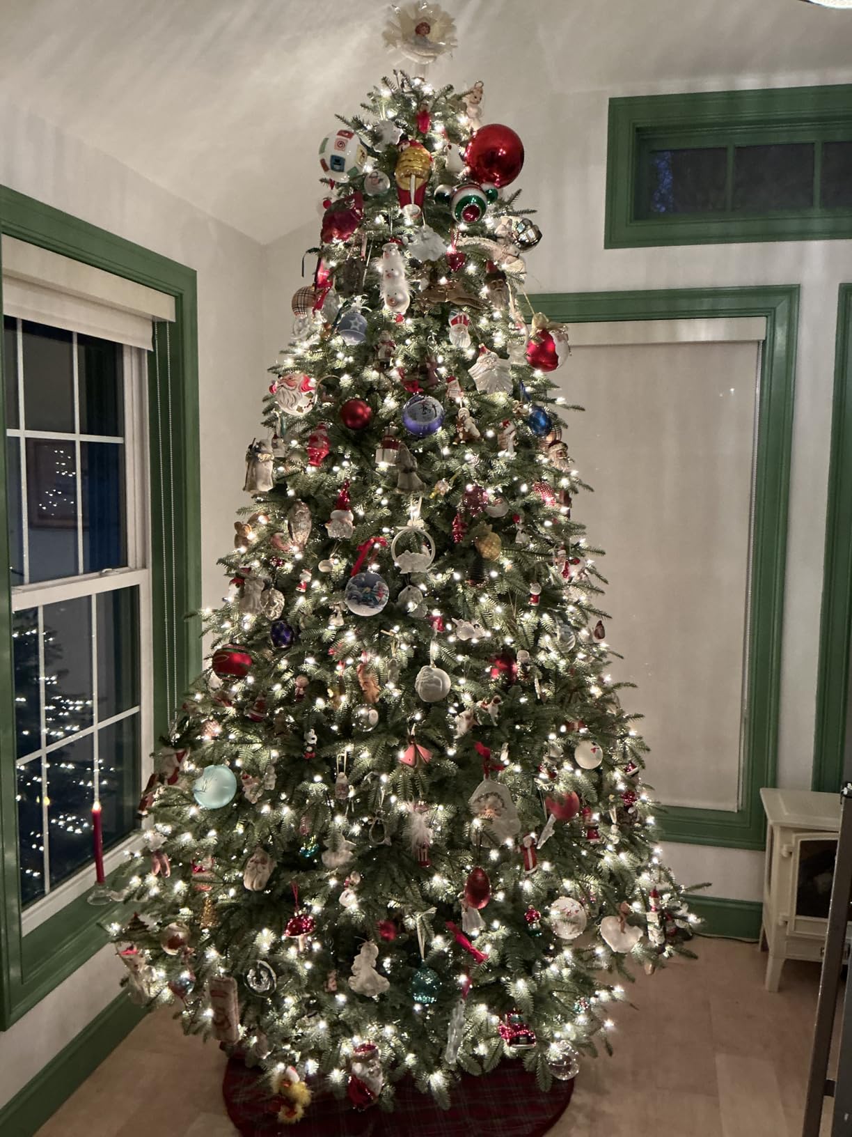 BH Balsam Fir Full Tree - Realistic Artificial Christmas Tree with Premium Stand & Easy Assembly for Indoor Holiday Decorating, LED Clear, 7.5ft customer photo 2