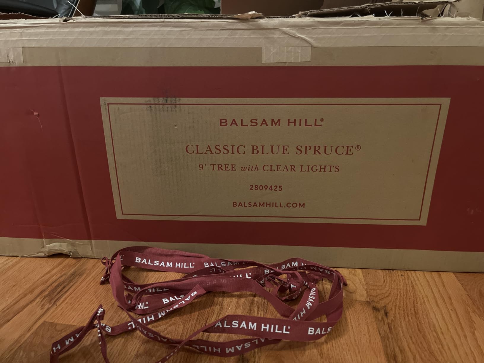 Balsam Hill 9ft Pre-Lit Classic Blue Spruce - Artificial Christmas Tree with 1500 Clear Incandescent Lights, Easy Plug Technology, Premium Stand for Indoor Holiday Decorating customer photo 1