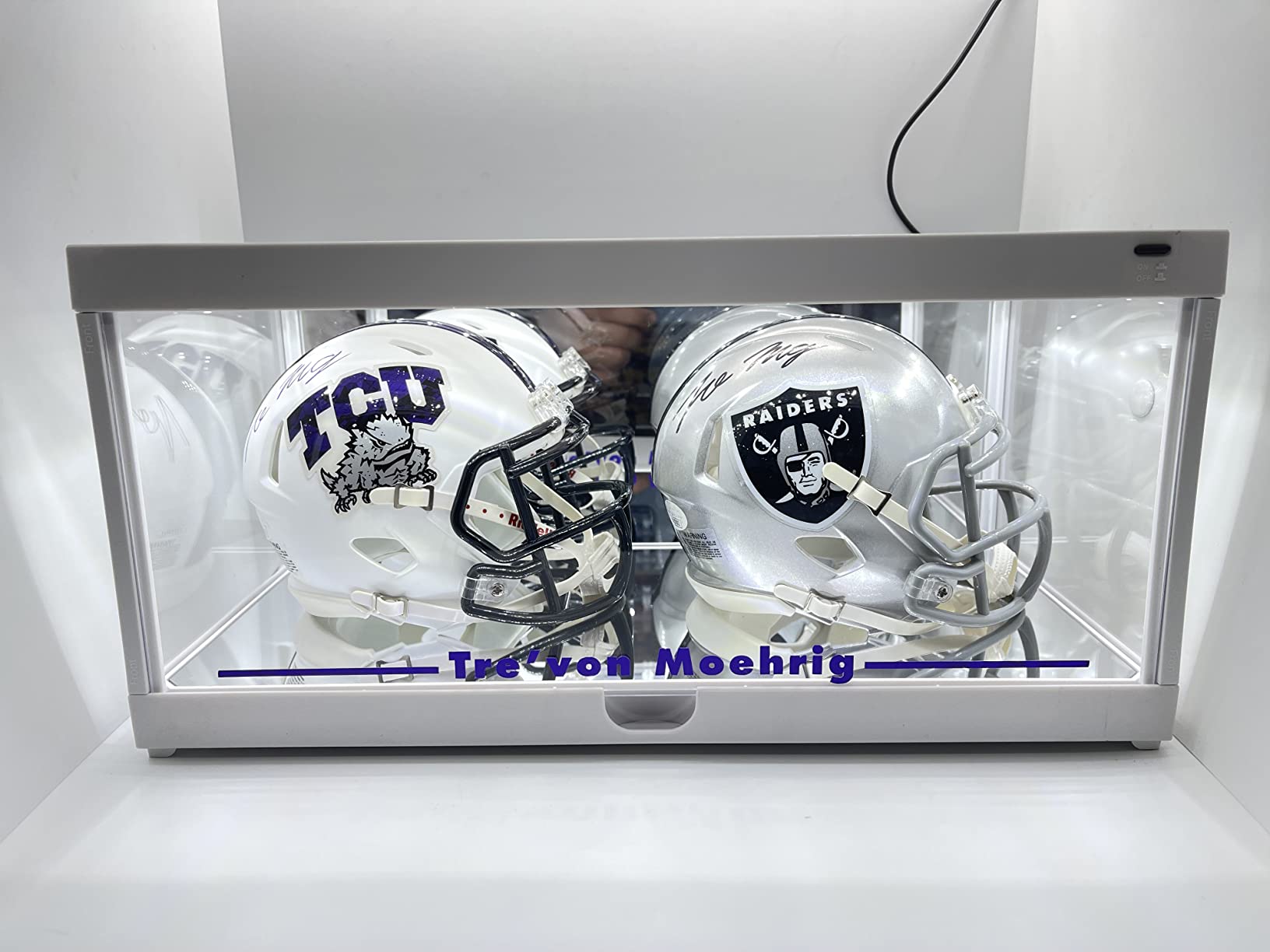 White Collectible Display Show Case Illumicase+ with LED Lights and Mirror Base and Back for 1:64 1:43 1:32 1:24 1:18 Scale Models customer photo 2