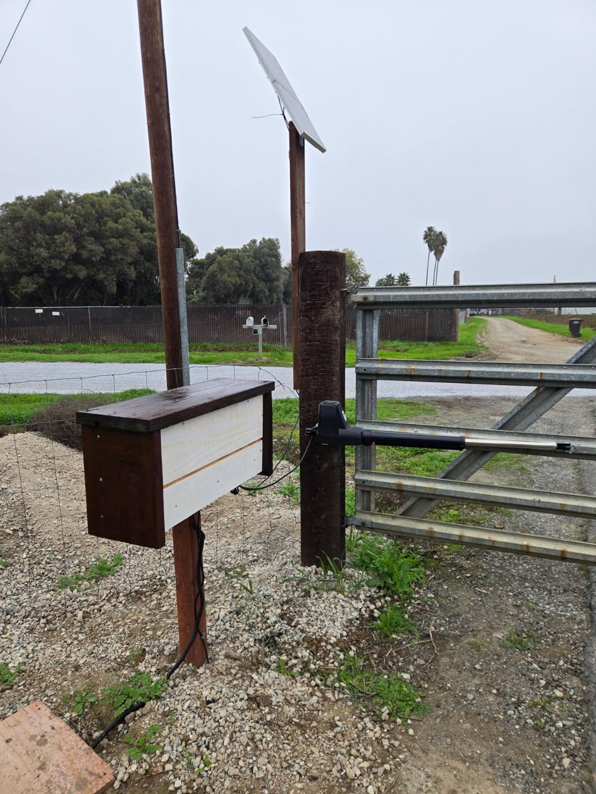 TOPENS AT12131S Solar Single Swing Gate Opener Heavy Duty Automatic Gate Motor for Single Swing Gates Up to 18ft, Electric Driveway Gate Operator AC Powered with Solar Panel Remote Control Kit customer photo 1