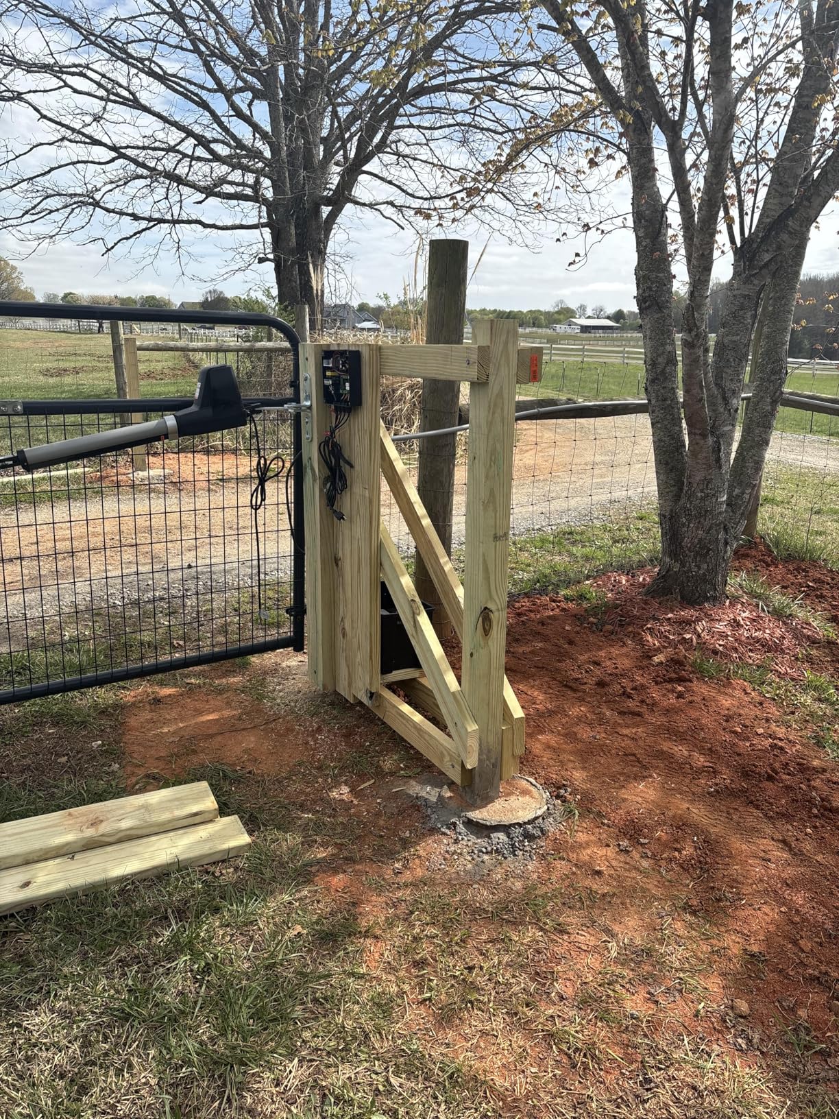 TOPENS AT12131S Solar Single Swing Gate Opener Heavy Duty Automatic Gate Motor for Single Swing Gates Up to 18ft, Electric Driveway Gate Operator AC Powered with Solar Panel Remote Control Kit customer photo 2