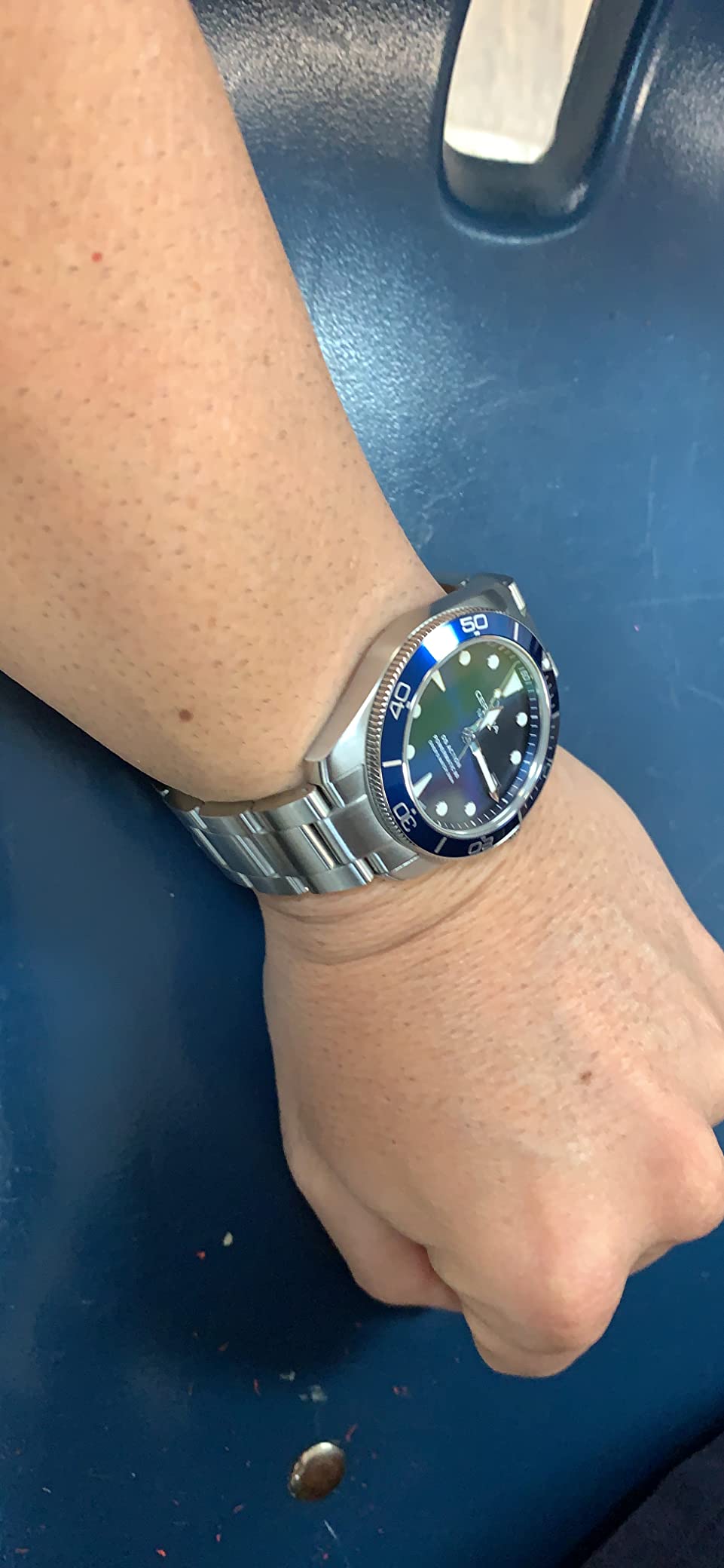 Certina Unisex DS ACTION Diver 38mm, Stainless Steel, Swiss Automatic Diving Watch, C0328071104100 customer photo 2