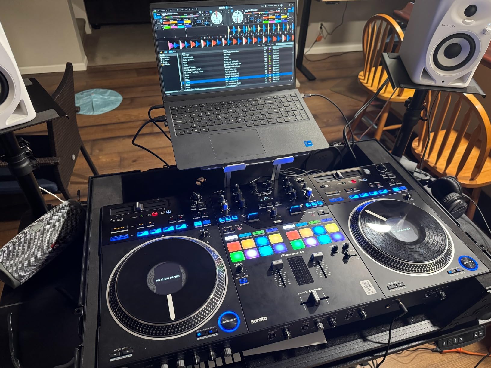 Pioneer DJ DDJ-REV7 2-deck Serato DJ Controller customer photo 1