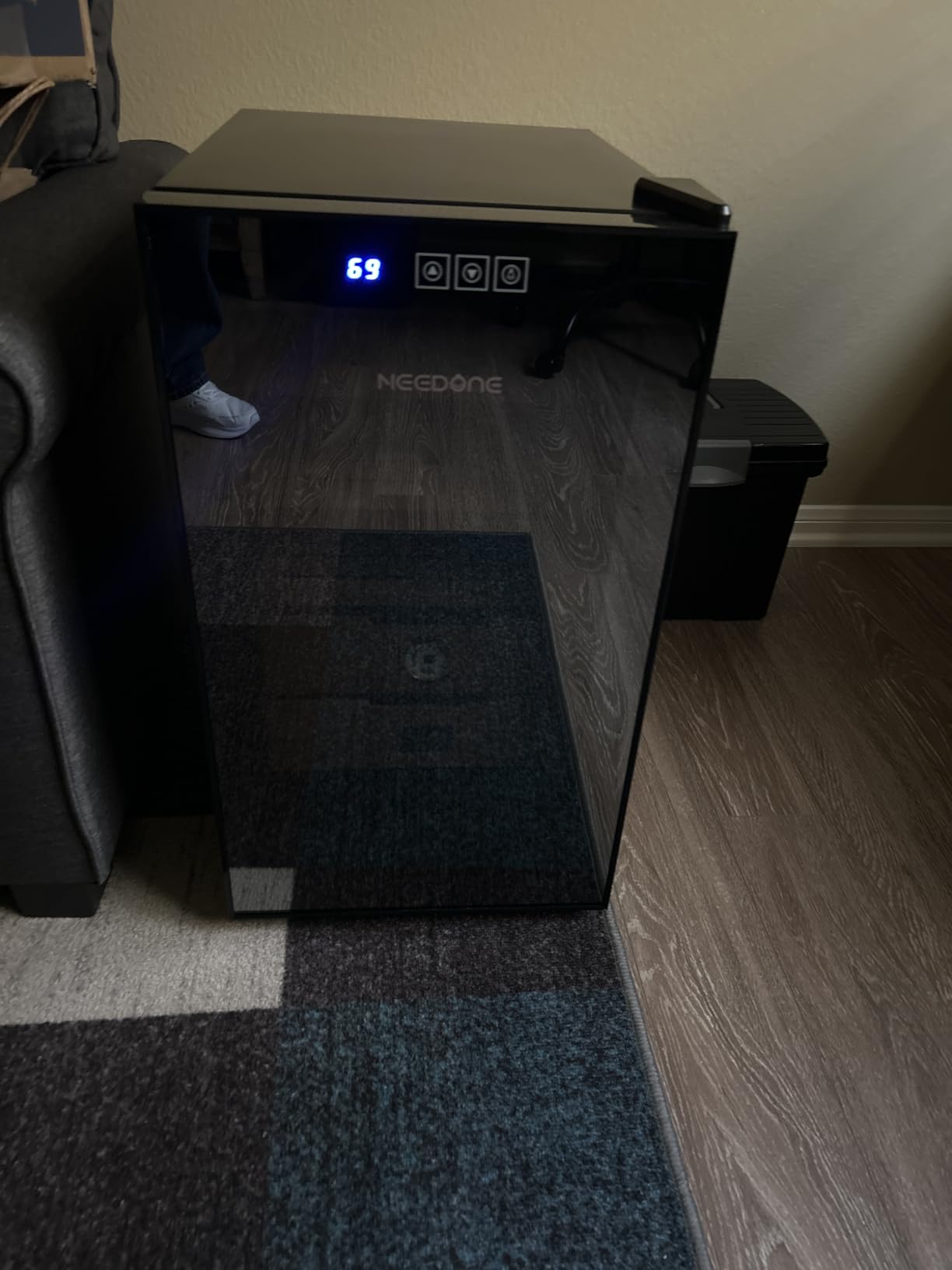 NEEDONE 48L Cooler Humidor, Electronic Humidor Cabinet for 300 Counts Capacity with Spanish Cedar Wood Shelves & Drawer with Hygrometer, Gift for Men, 2 Year Warranty, 1.7 Cu Ft customer photo 1