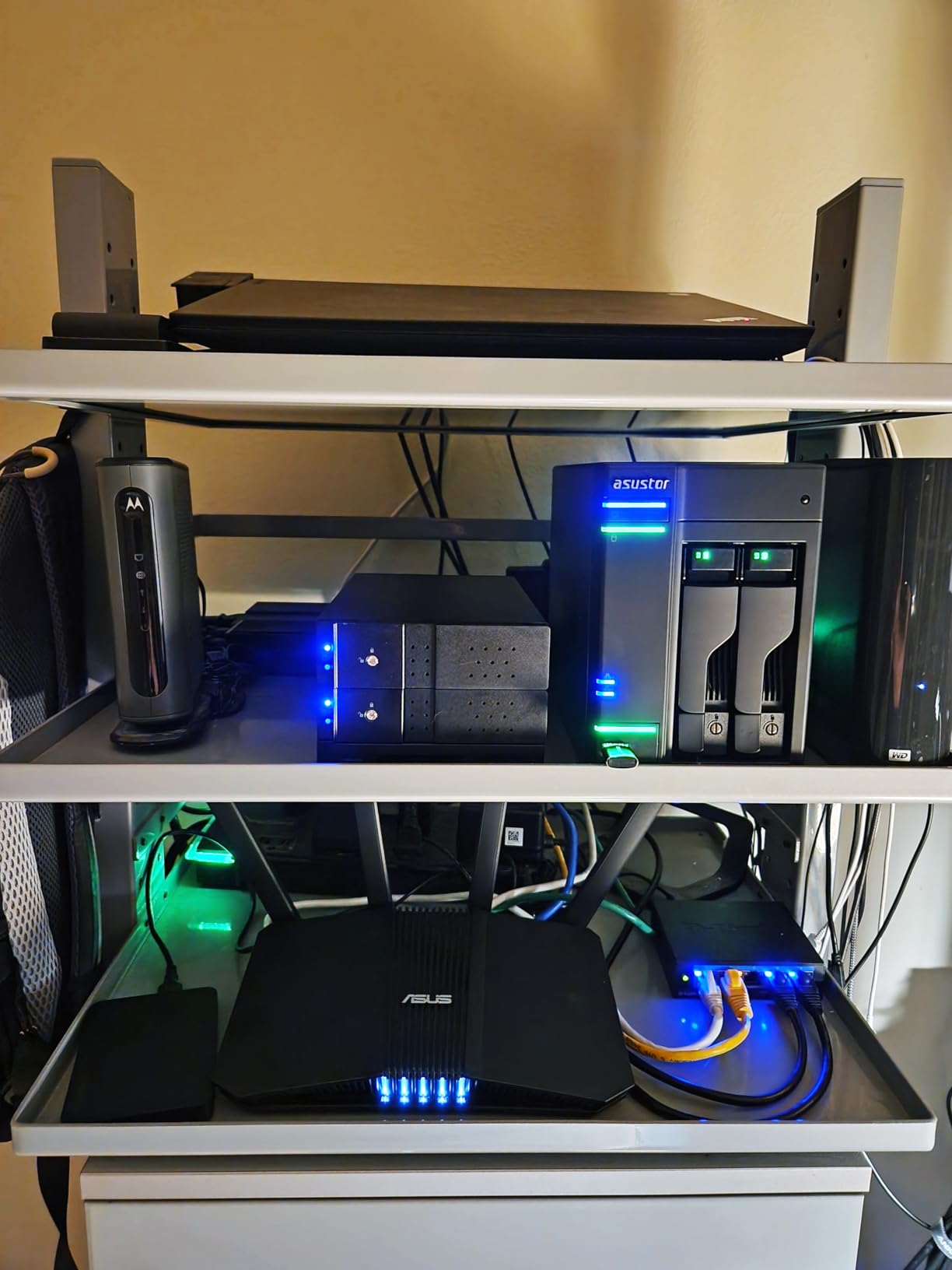 Asustor Lockerstor 2 Gen2 AS6702T - 2 Bay NAS, Quad-Core 2.0 GHz CPU, 4x M.2 NVMe slots (PCIe 3.0), Dual 2.5GbE, 4GB DDR4 RAM, Network Attached Storage (Diskless) customer photo 1