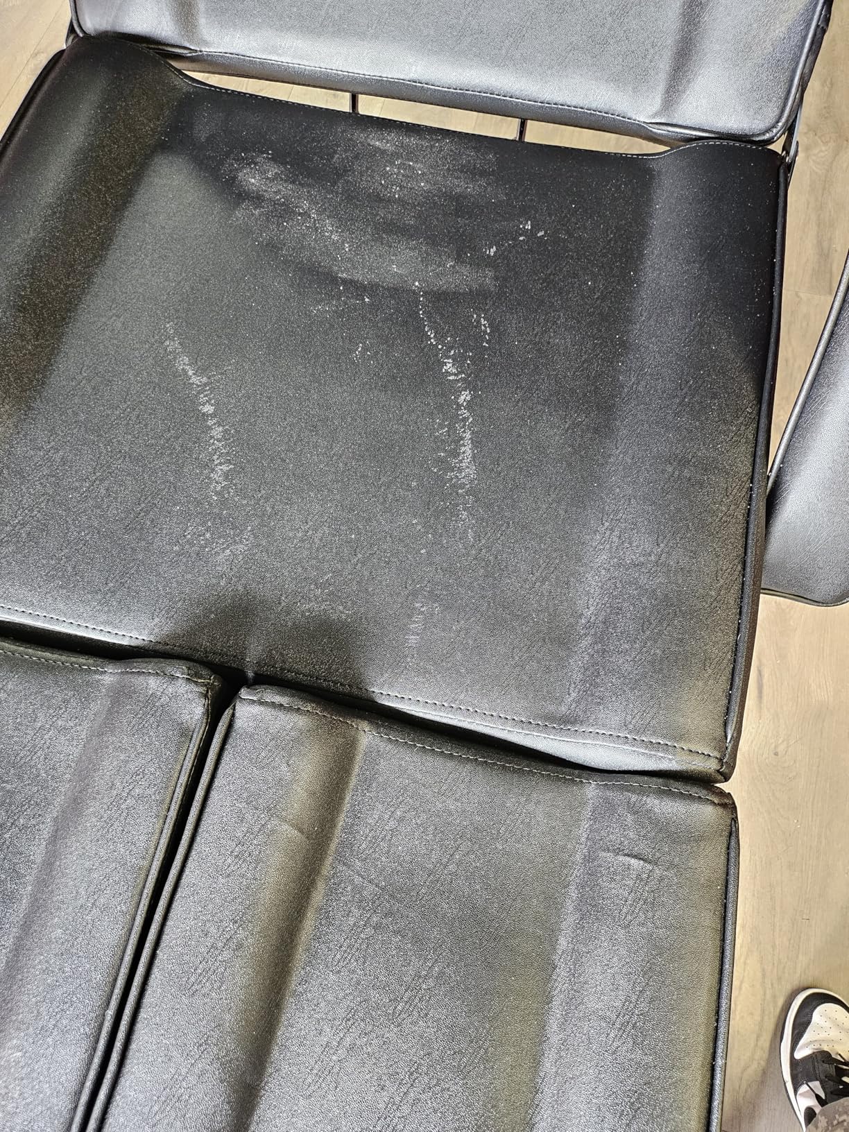 OmySalon Hydraulic Tattoo Chair Esthetician Bed, Multi-Purpose 3-Section Facial Bed Table, Adjustable Beauty Salon Spa Massage Beauty Equipment, Black customer photo 2