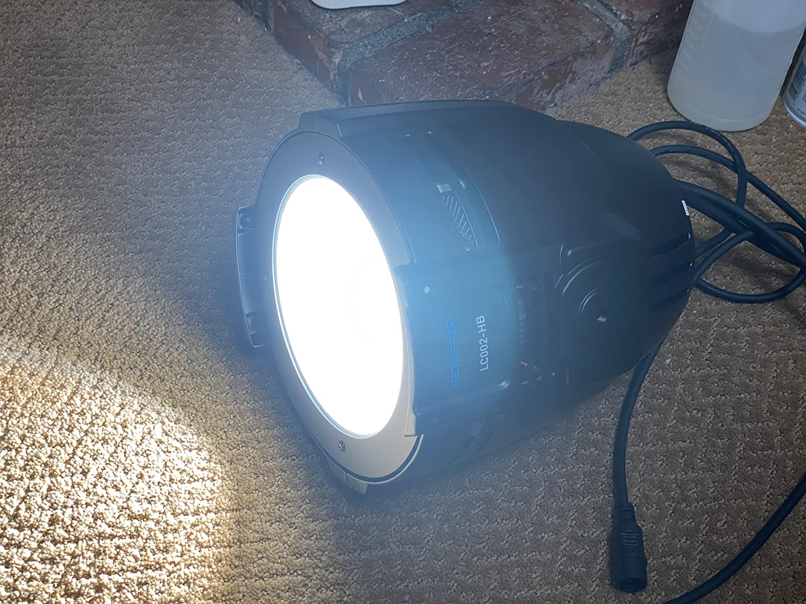 BETOPPER White Stage Par Lights w/Barndoor Professional 100W COB Spotlight Bright DJ Light Strobe Lighting for Church,Parties,Wedding,Therter,Live Events,Stage etc. customer photo 1