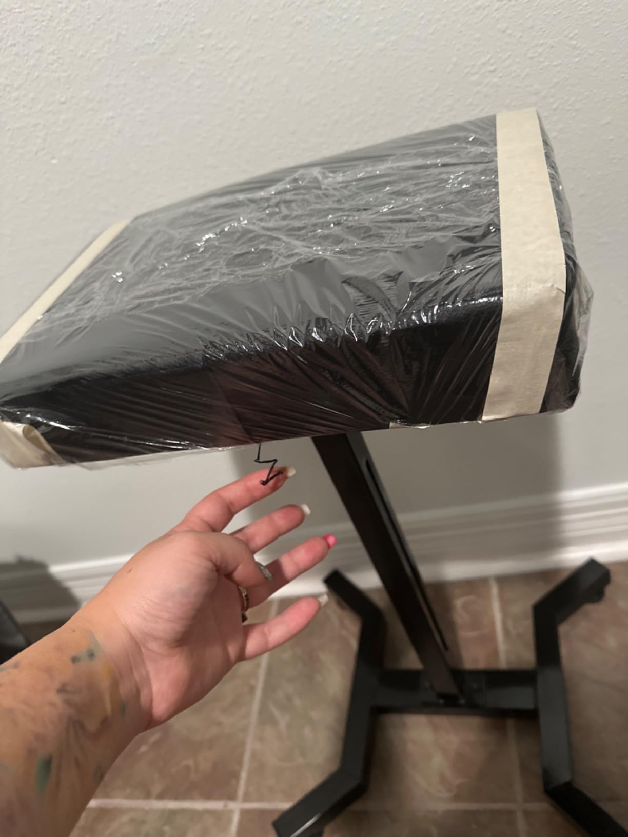 HUOXOU Tattoo Arm Rest, Tattoo Arm Rest Stand, Arm Rest Tattoo, Tattoo Armrest, Four-corner base Stability Strongly, Adjustable Height, Thicken Soft Sponge Pad, Foldable Arm Rest Tattoo for Artist customer photo 1