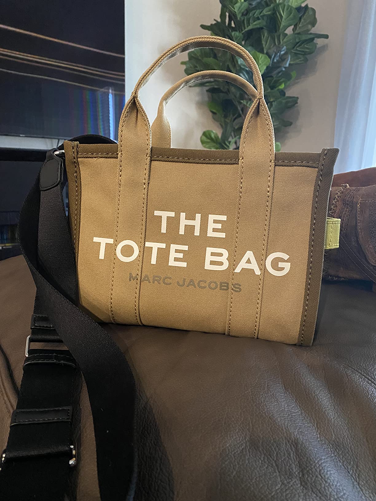 Marc Jacobs Women's The Mini Tote customer photo 1