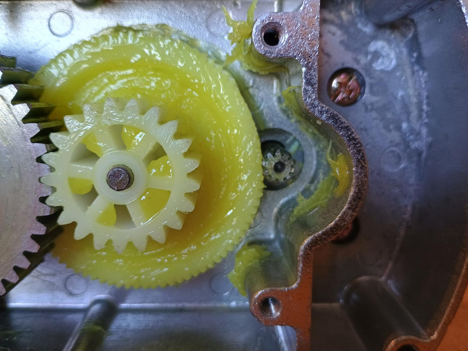 132682, RV Actuator Slide Out Motor Compatible with Lippert Through Frame Slide-Out System, Slide Motor Replacement Assembly | 18:1 Gear Ratio, 12VDC, Replaces# Rp-785615, 168956, 295380, M-8910 customer photo 1