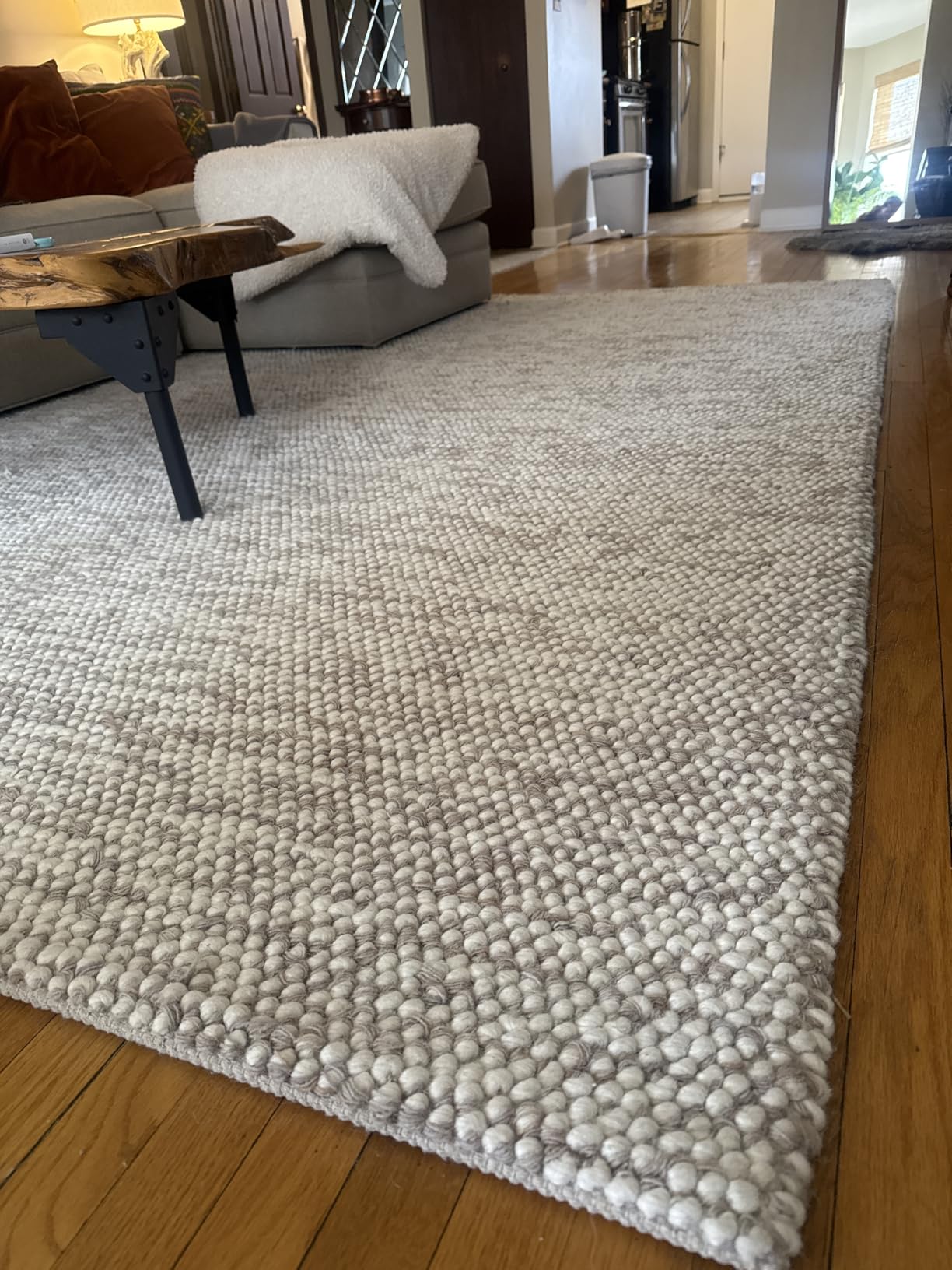 SAFAVIEH Natura Collection Area Rug - 6' x 9', Beige & Ivory, Handmade Wool, Ideal for High Traffic Areas in Living Room, Bedroom (NAT182B) customer photo 2