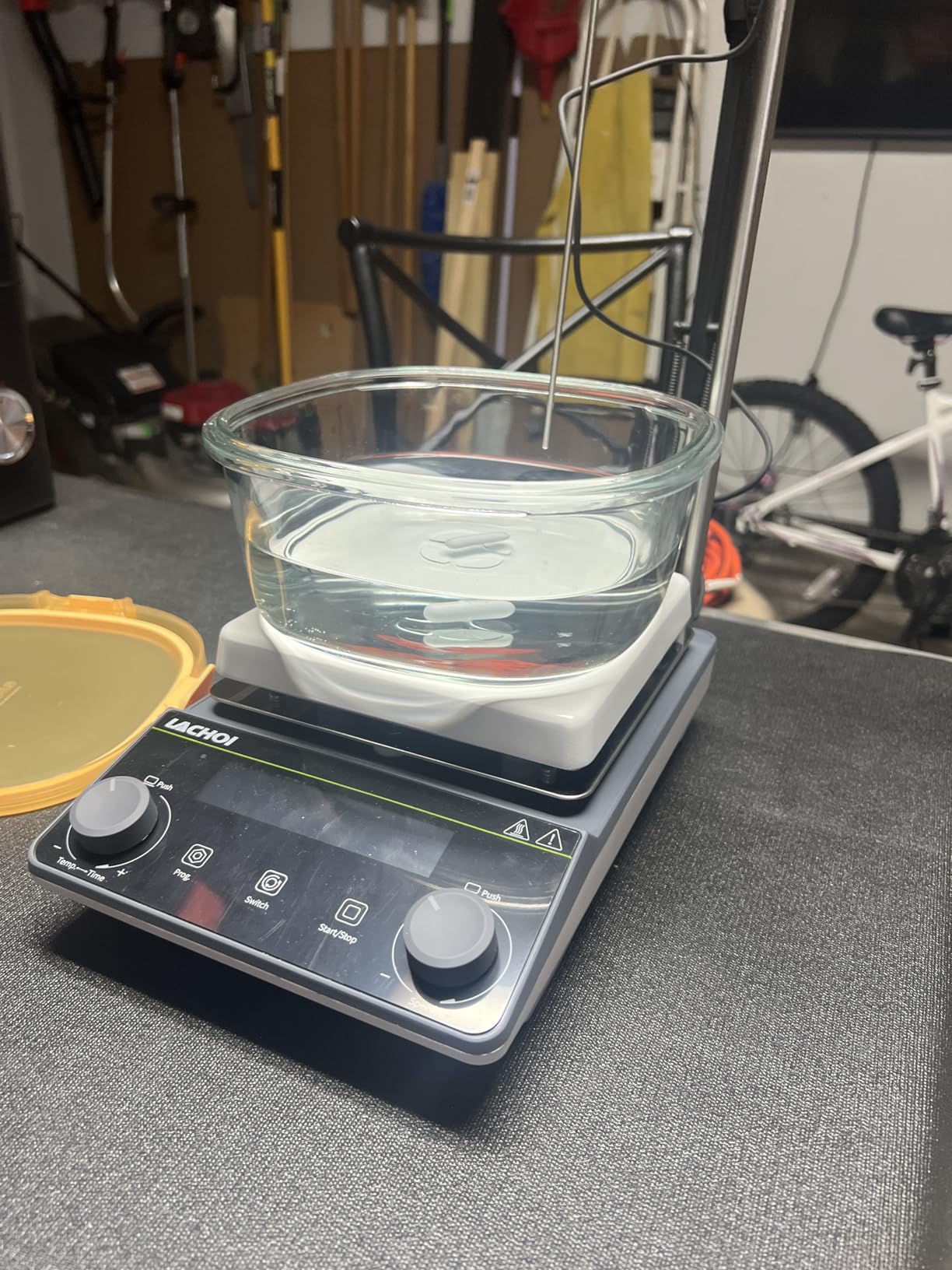 Magnetic Stirrer 5.9 inch Digital Hot Plate Magnetic Stir Plate LCD Max 5L Max Temp.300℃ 100-1600RPM Ceramic Coated Magnetic Mixer with Stir Bar&Temp Probe Sensor,Support Stand Included customer photo 1