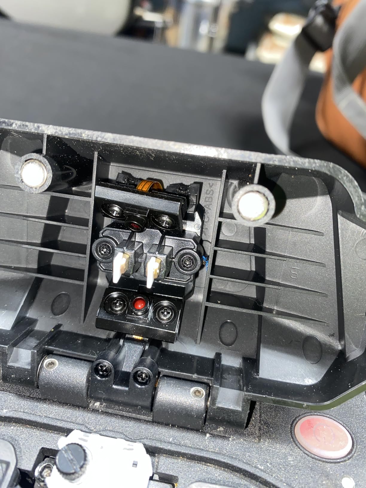 Komshine Optical Fusion Splicer EX39 FTTH Mini Fiber Fusion Splicer Machine Kit 8s Fast Splicing Fast-Heating 18s with Fiber Cleaver FC-20 Welding Machine Empalmador De Fibra óptica customer photo 2