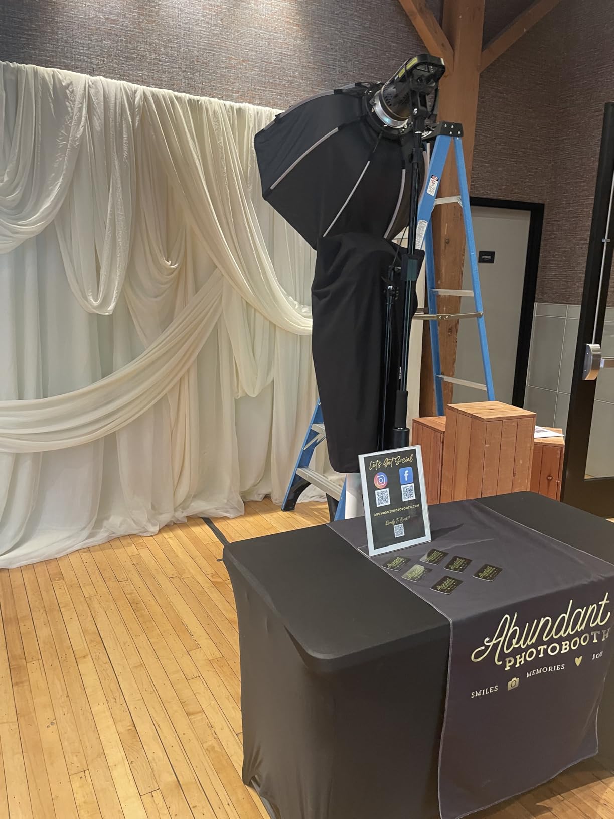 NEEWER Air Cushioned Aluminum Light Stand, 9.8ft/3m Adjustable Photography Stand with Boom Arm, Counterweight, Sandbag, 1/4